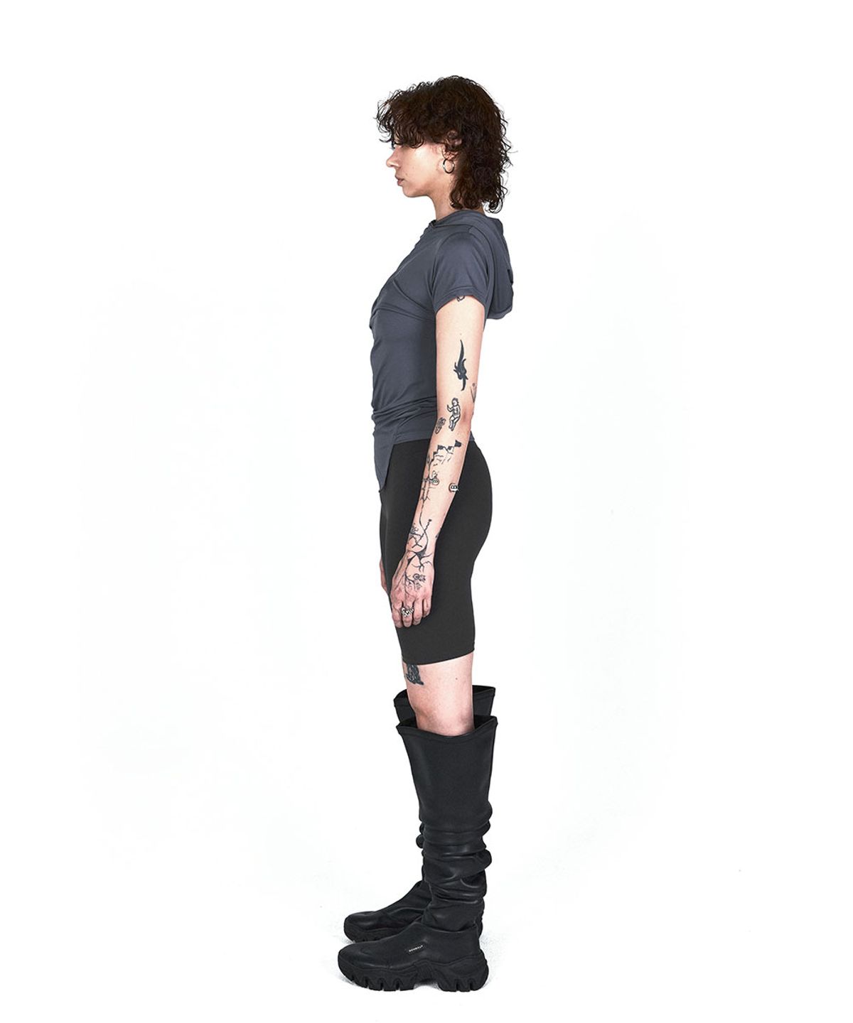디프런티스(DIFFERENTIS) Hooded Drape Top (CH)