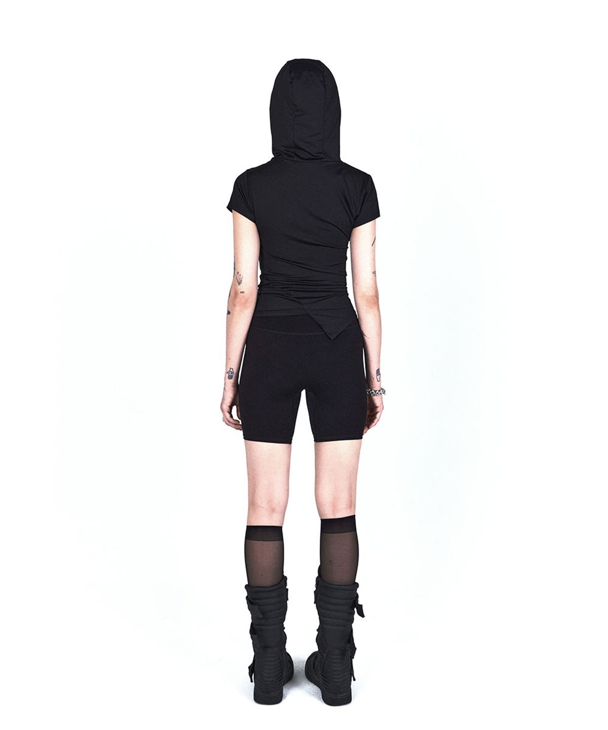 디프런티스(DIFFERENTIS) Hooded Drape Top (BK)