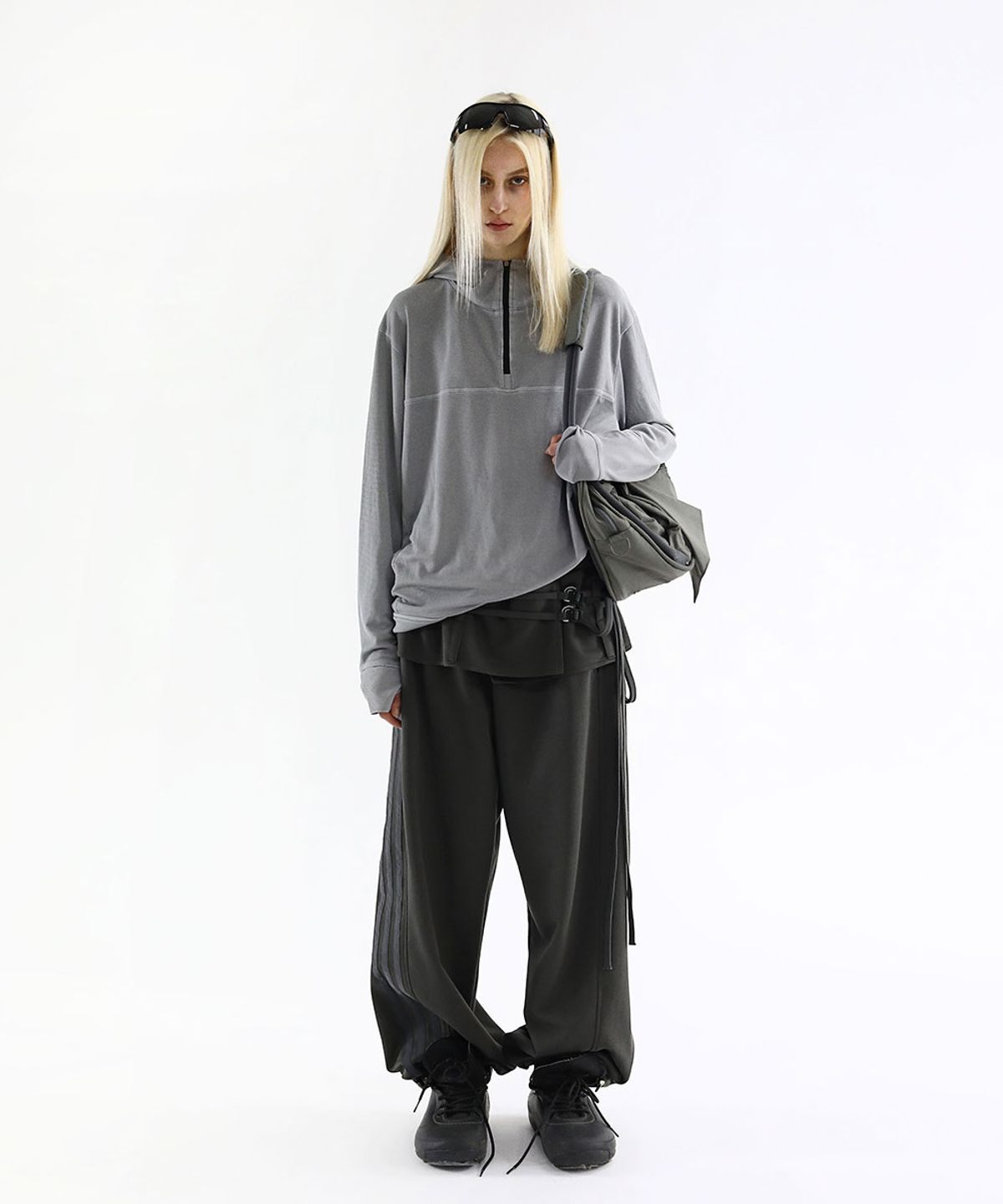 디프런티스(DIFFERENTIS) Layered Track Pants (KH)