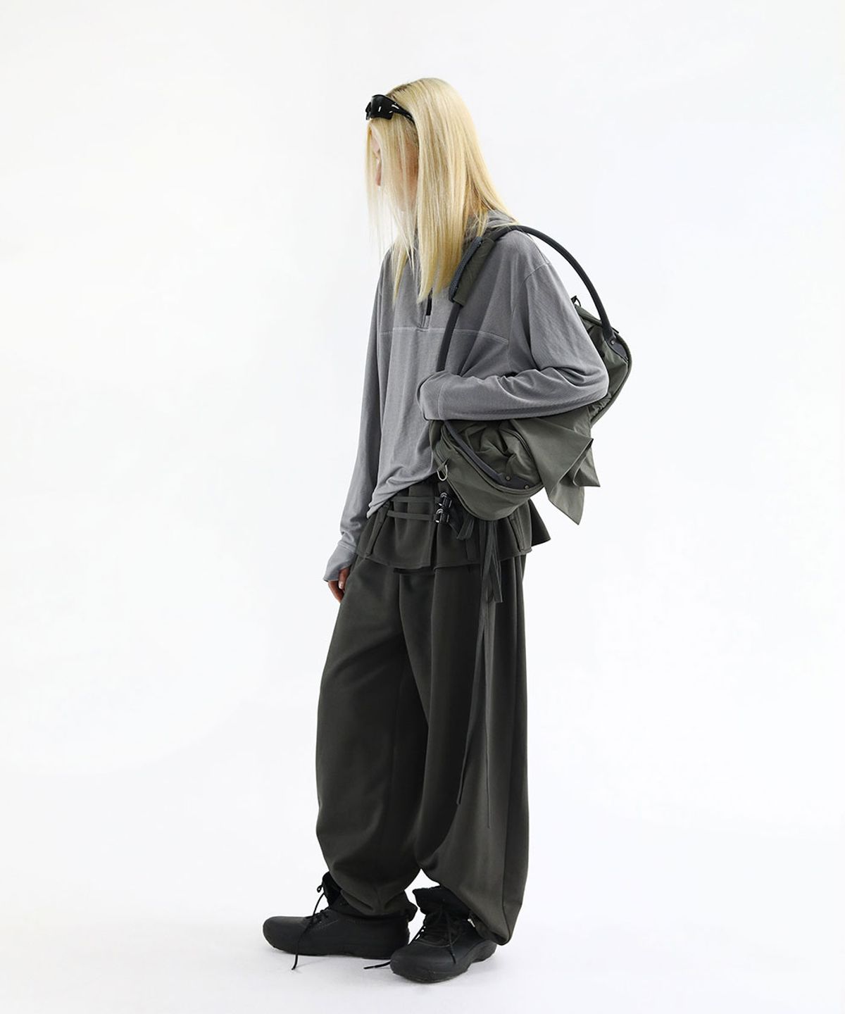 디프런티스(DIFFERENTIS) Layered Track Pants (KH)