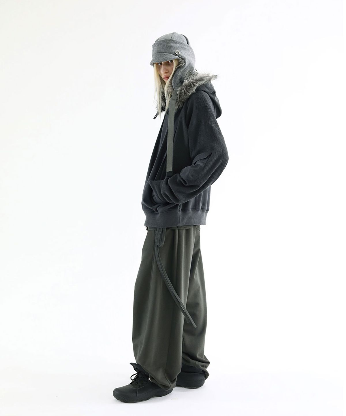 디프런티스(DIFFERENTIS) Layered Track Pants (KH)