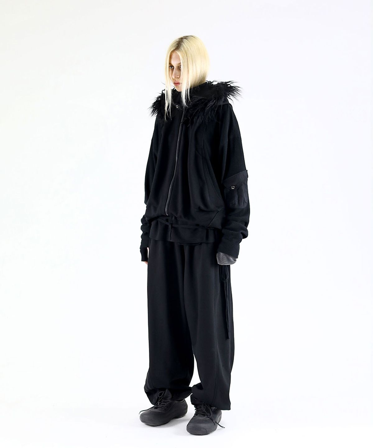 디프런티스(DIFFERENTIS) Layered Track Pants (BK)