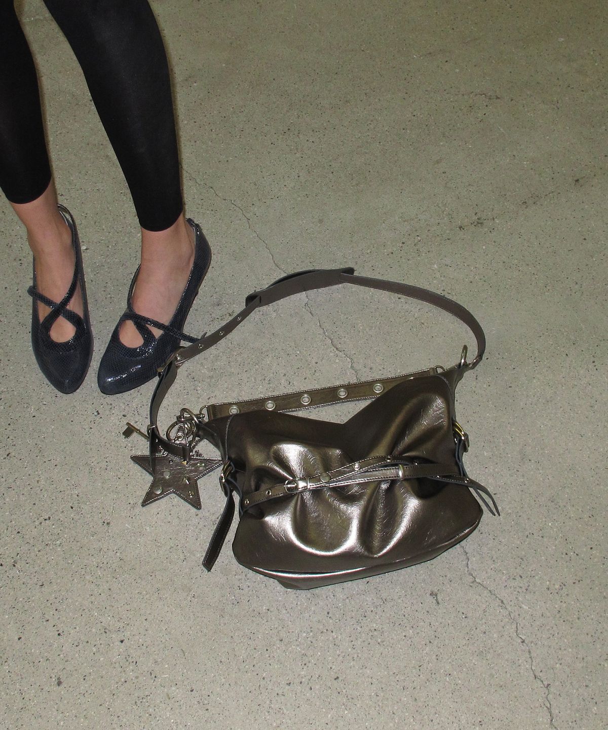 여밈(YEOMIM) slouchy bag (metal)
