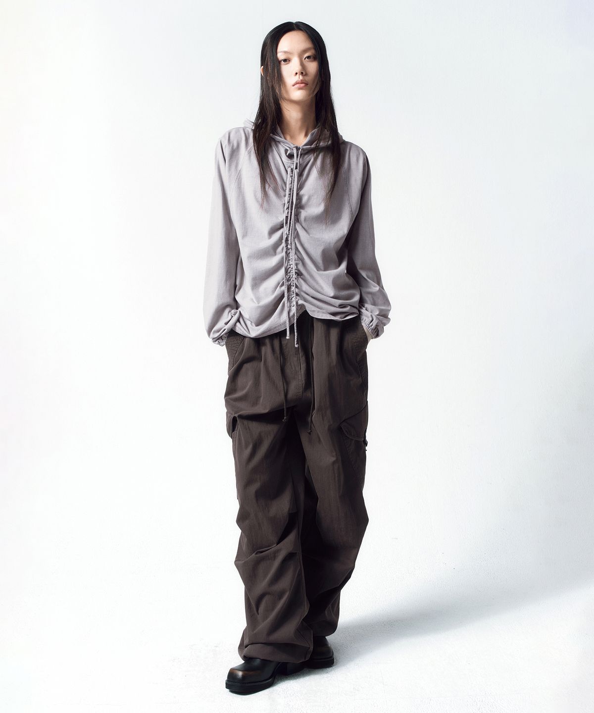 인사일런스 우먼(INSILENCE WOMEN) 스트링 후디 롱슬리브 GREY