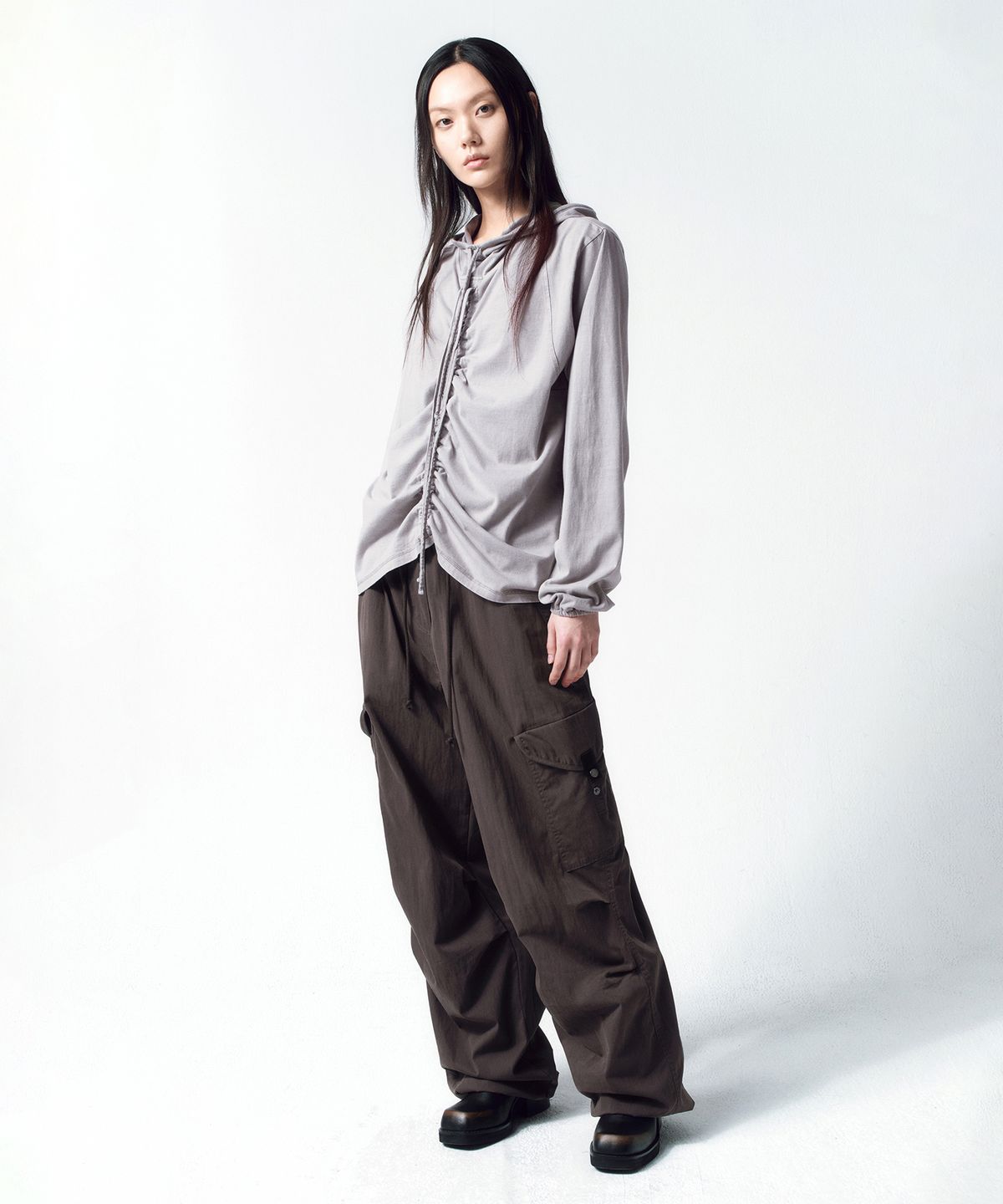 인사일런스 우먼(INSILENCE WOMEN) 스트링 후디 롱슬리브 GREY
