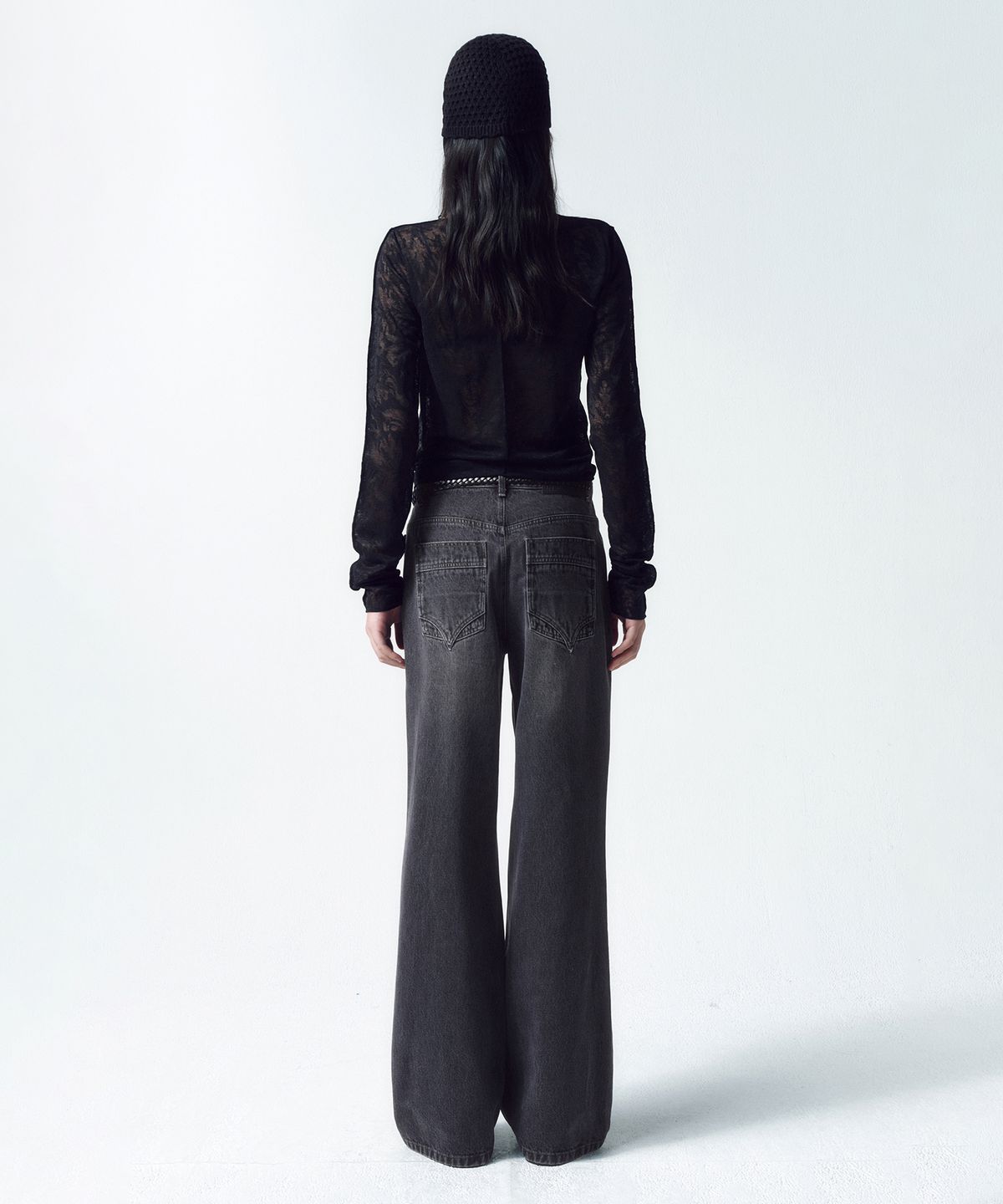 인사일런스 우먼(INSILENCE WOMEN) 패턴 시어 롱슬리브 BLACK
