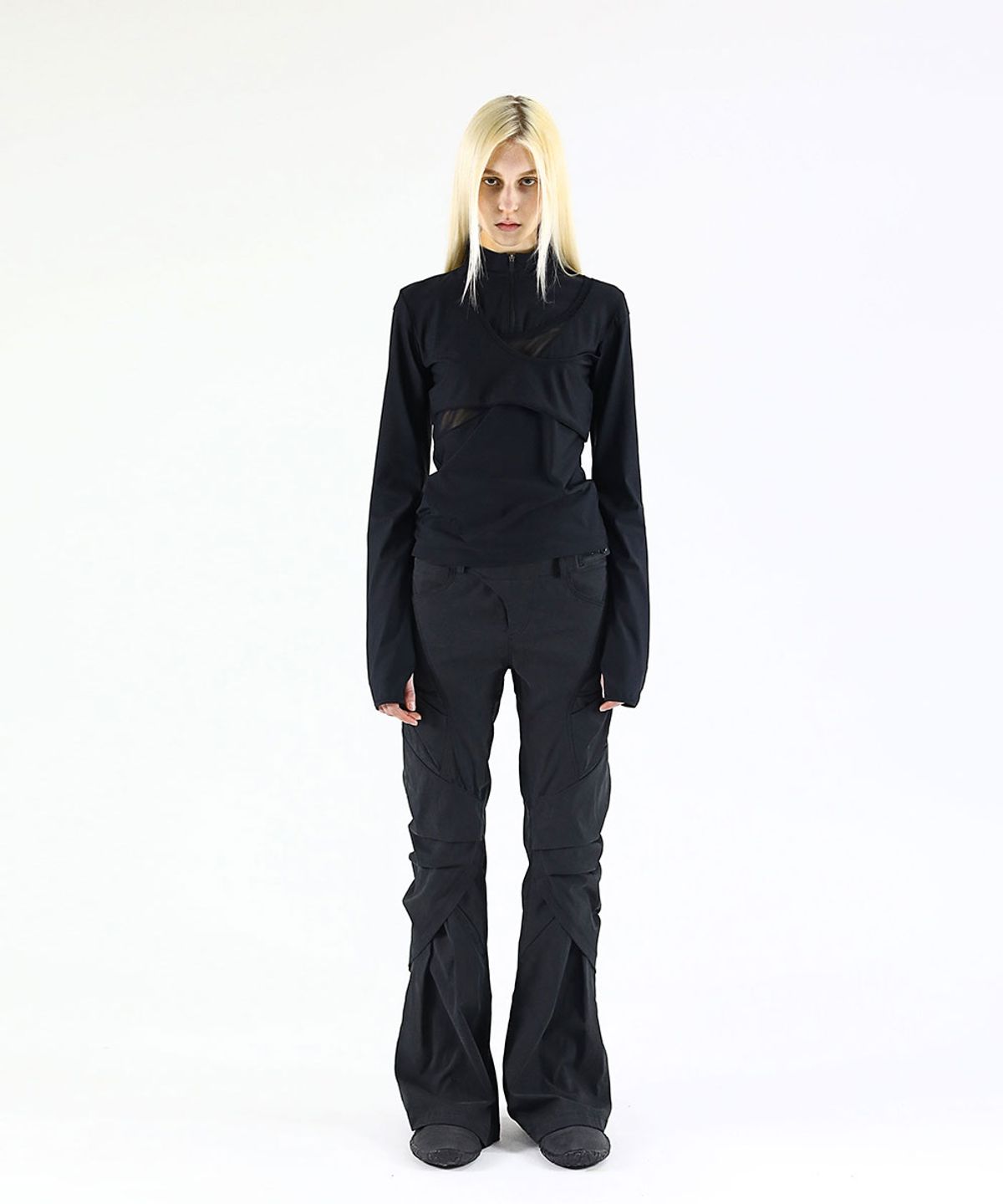 디프런티스(DIFFERENTIS) Low-rise Pants (BK)