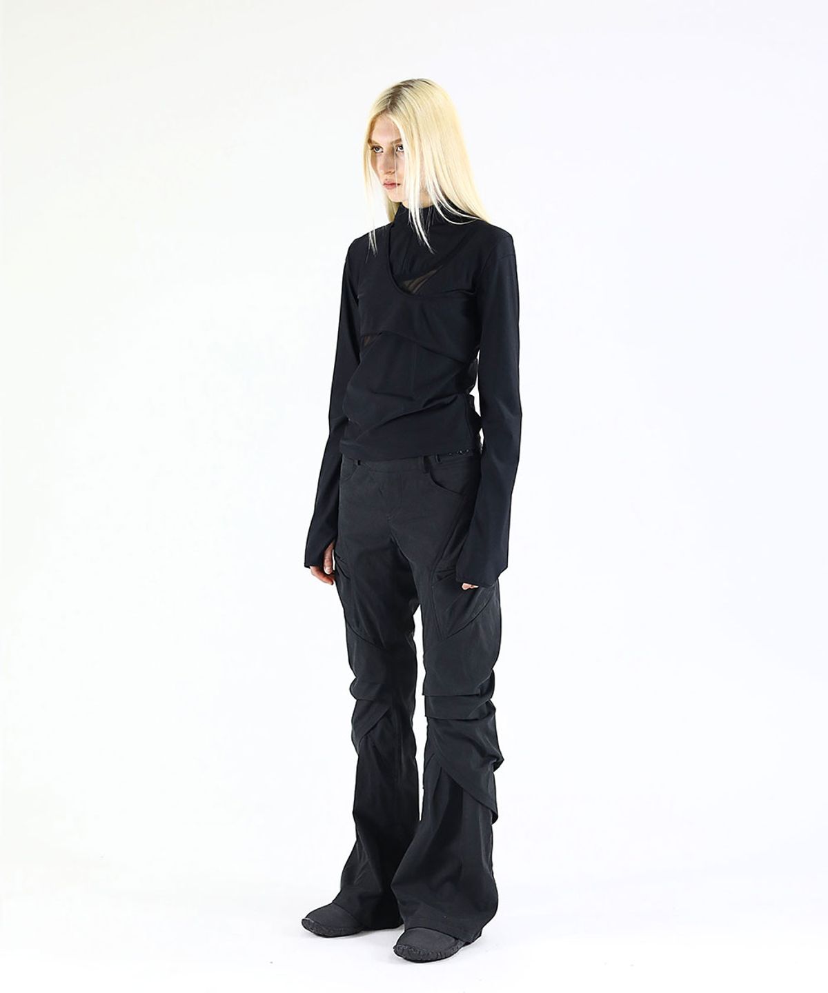 디프런티스(DIFFERENTIS) Low-rise Pants (BK)