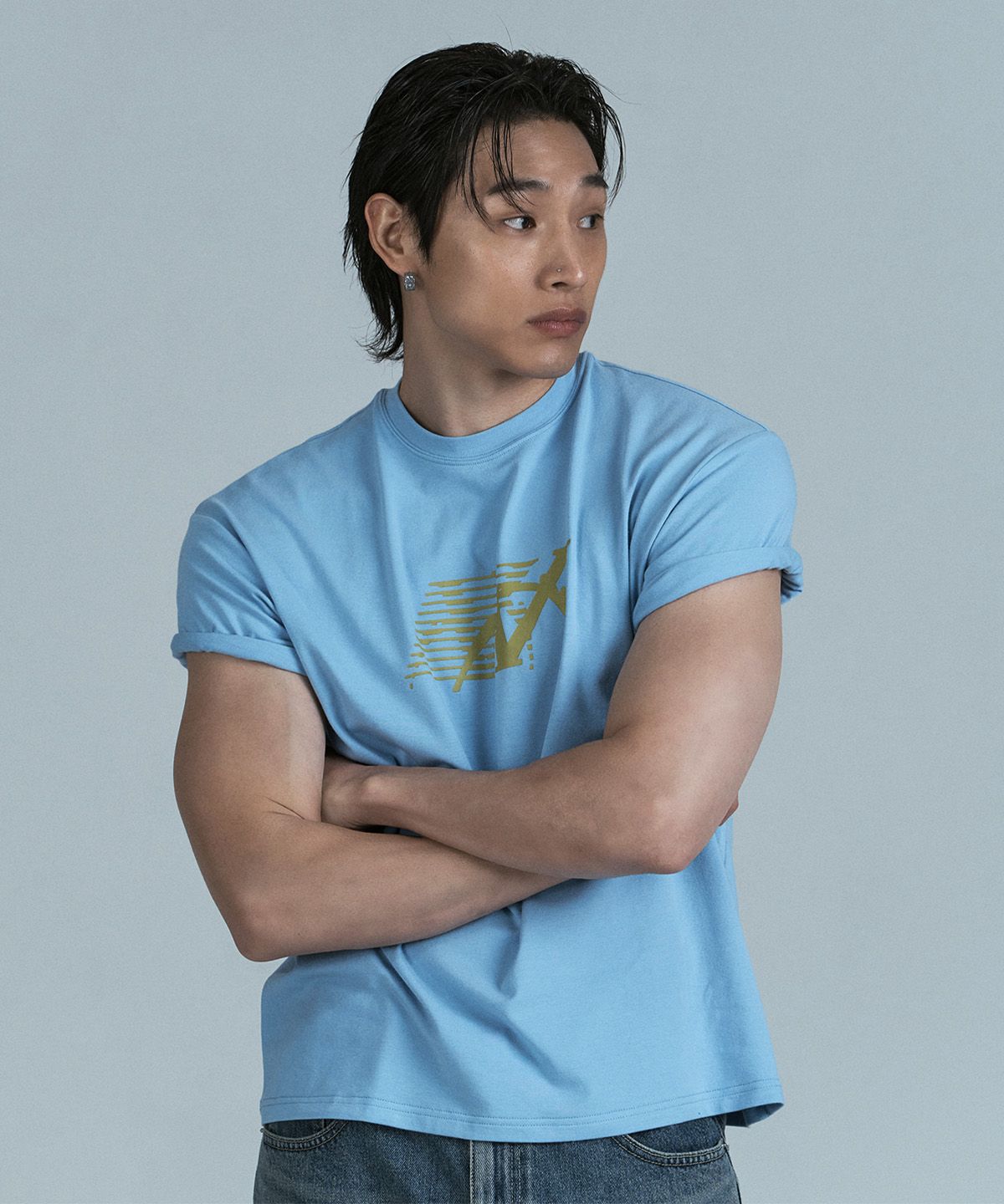 제이엘브(JELEVE) 액티브심볼 레귤러핏 크롭 숏슬리브