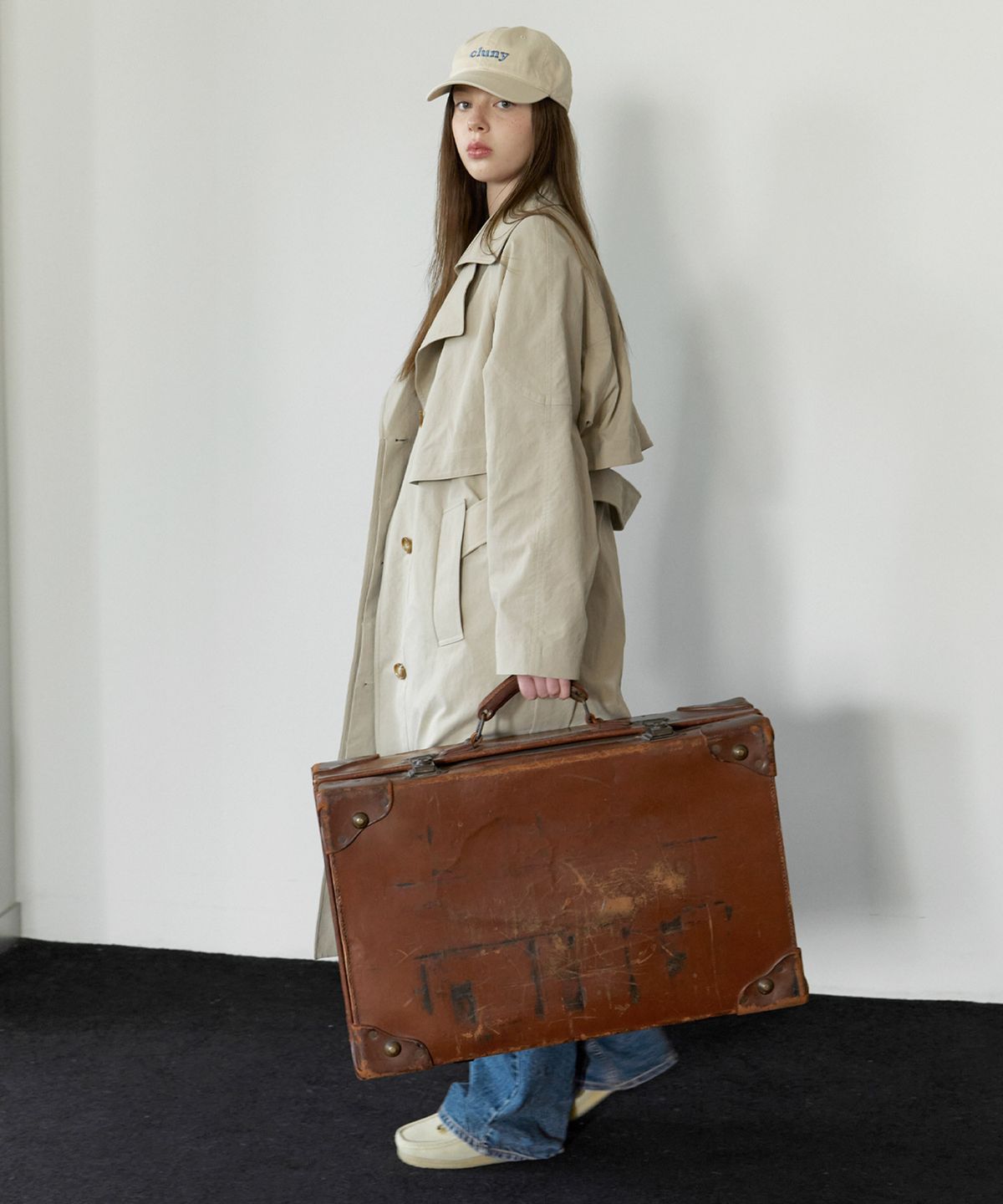 클루니(CLUNY) Bold wide collar trench coat - beige