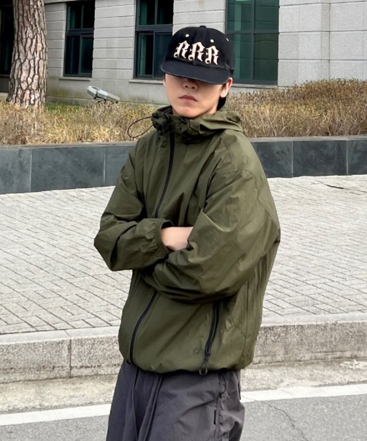 칼라파타르(KALAPATTHAR) AIRY RIPSTOP NYLON TWO-WAY WIND BREAKER - KHAKI