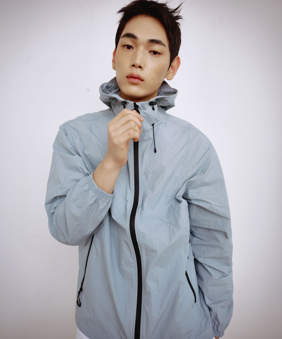 칼라파타르(KALAPATTHAR) AIRY RIPSTOP NYLON TWO-WAY WIND BREAKER - LIGHT BLUE