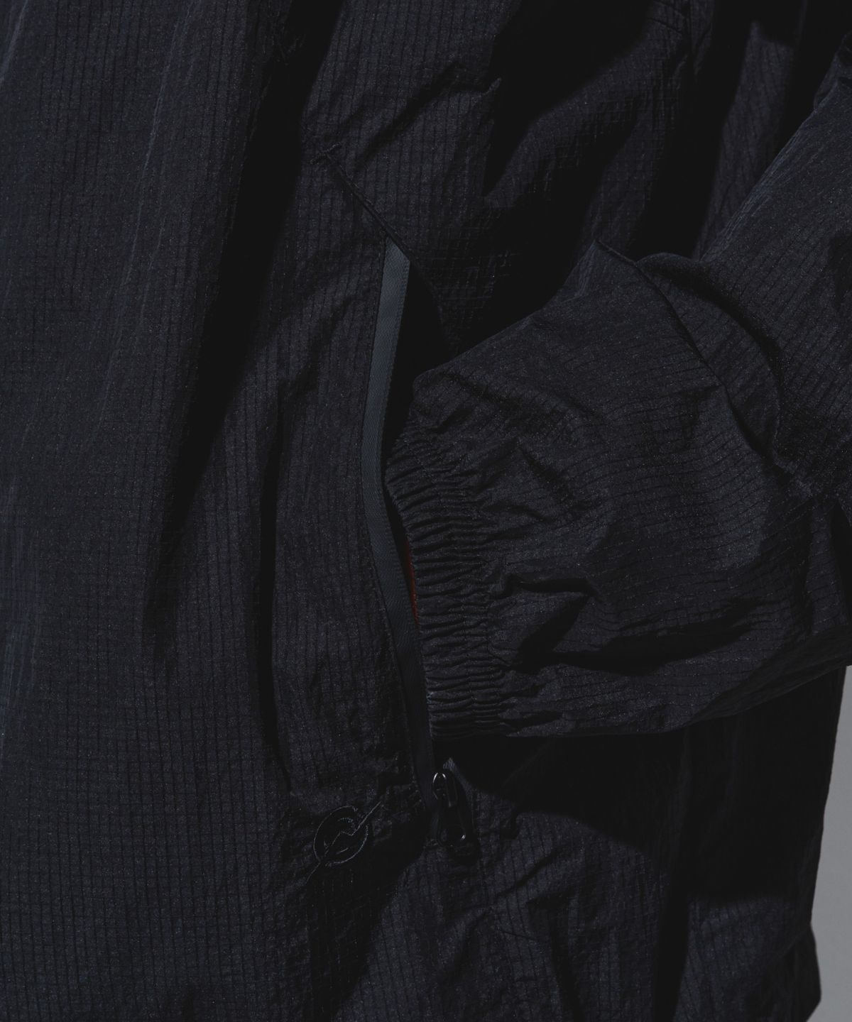 칼라파타르(KALAPATTHAR) AIRY RIPSTOP NYLON TWO-WAY WIND BREAKER - BLACK