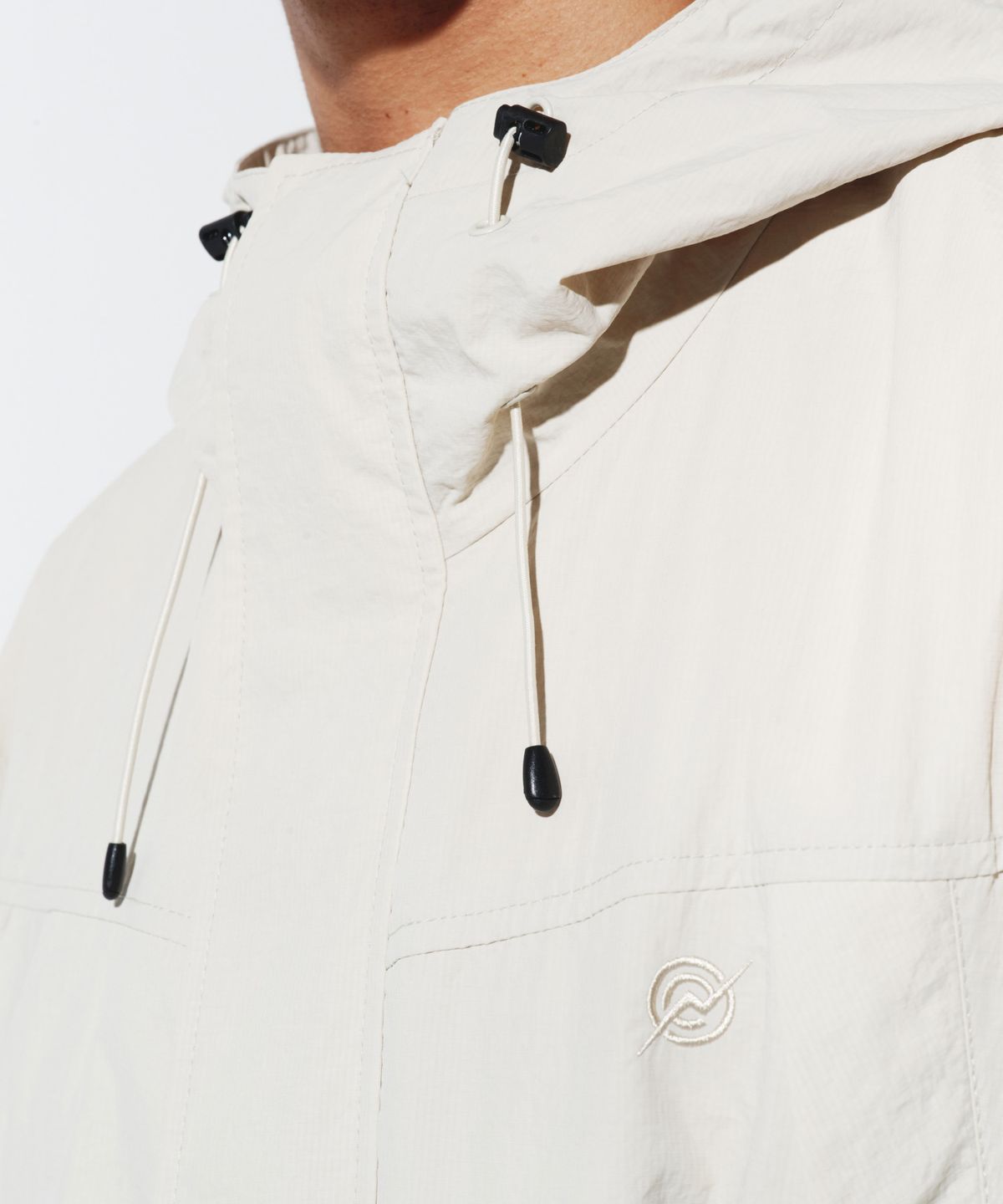 칼라파타르(KALAPATTHAR) LIGHTWEIGHT NYLON RIPSTOP OUT POCKET HOODED SHELL JACKET - BEIGE