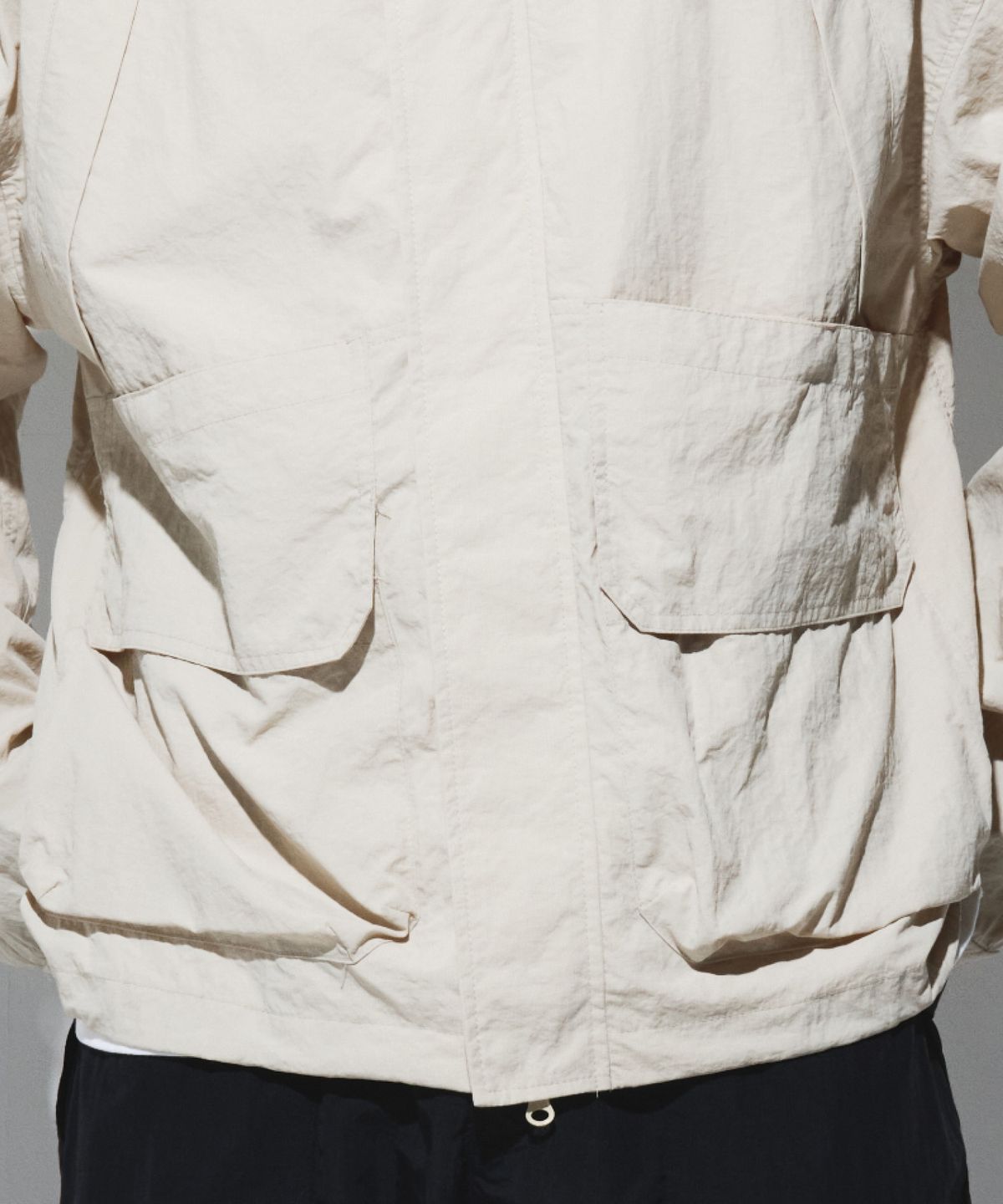 칼라파타르(KALAPATTHAR) LIGHTWEIGHT NYLON RIPSTOP OUT POCKET HOODED SHELL JACKET - BEIGE