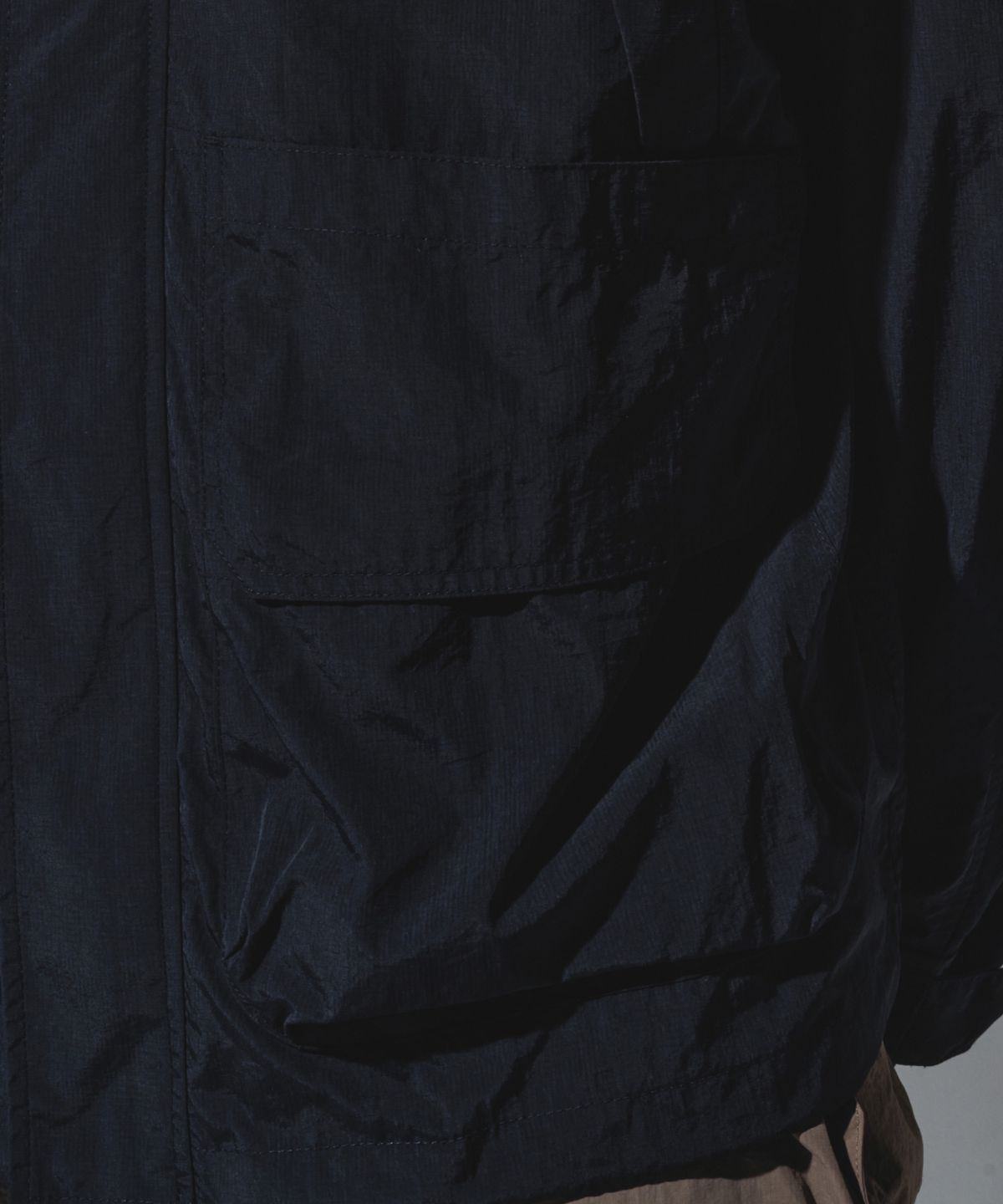 칼라파타르(KALAPATTHAR) LIGHTWEIGHT NYLON RIPSTOP OUT POCKET HOODED SHELL JACKET - BLACK