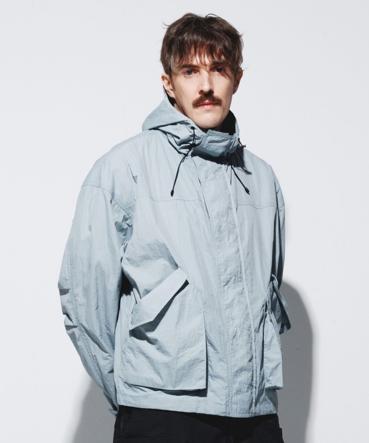 칼라파타르(KALAPATTHAR) NYLON RIPSTOP LIGHT WEIGHT SHELL SHORT-JACKET - SKY BLUE