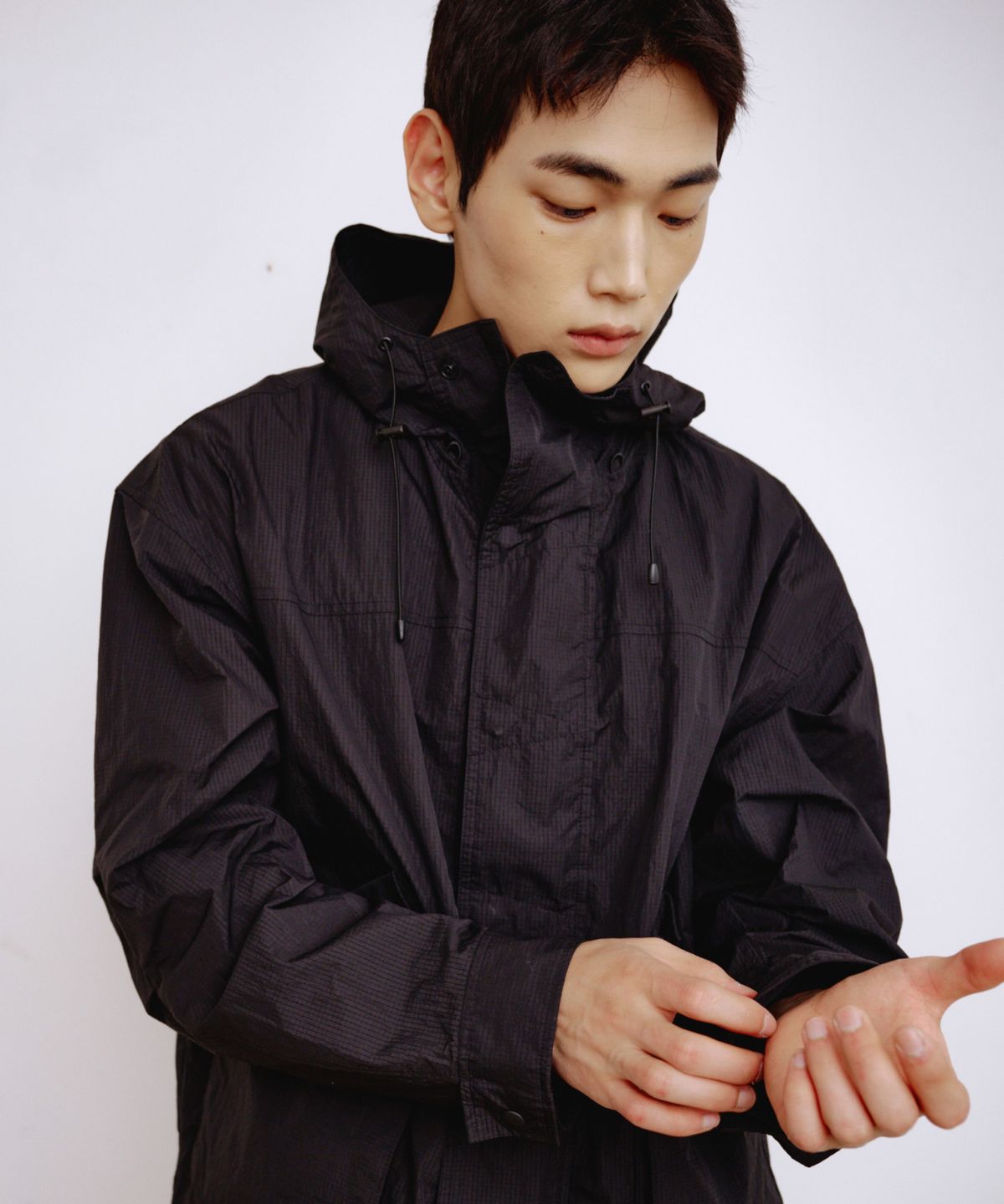 칼라파타르(KALAPATTHAR) NYLON RIPSTOP LIGHT WEIGHT SHELL SHORT-JACKET - BLACK
