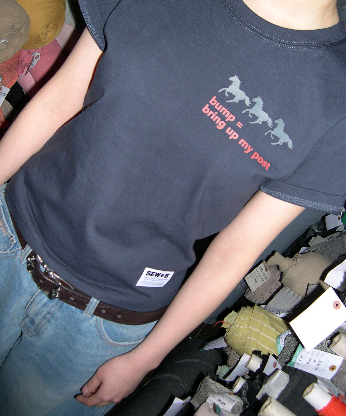 쏘비(SEW-B) post 세미크롭 반팔티 [네이비]