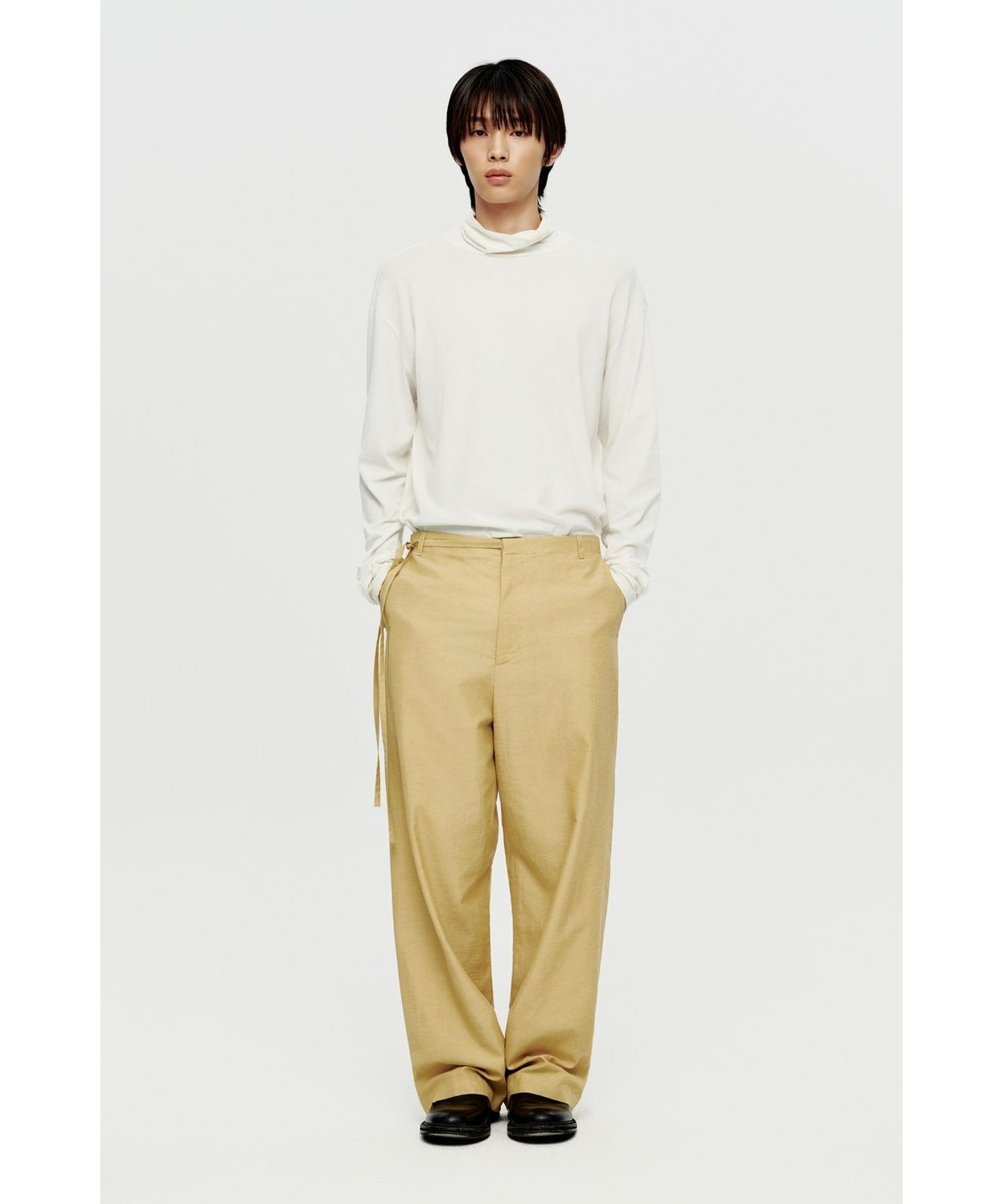 유스(YOUTH) Finger Hole L/S T-shirt - White