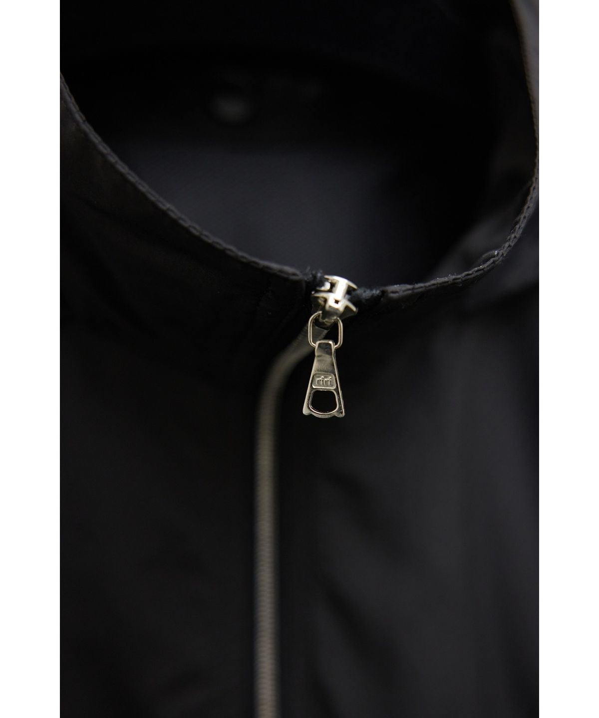 유스(YOUTH) Convertible Half Zip Anorak - Black