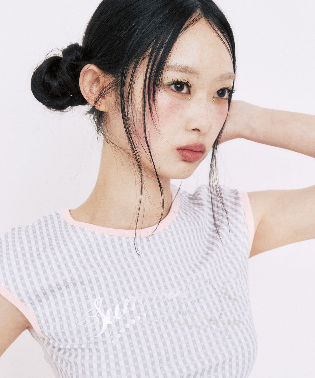 유희(YOUHEE) CHECK STAR PATTERN T-SHIRTS_WHITE