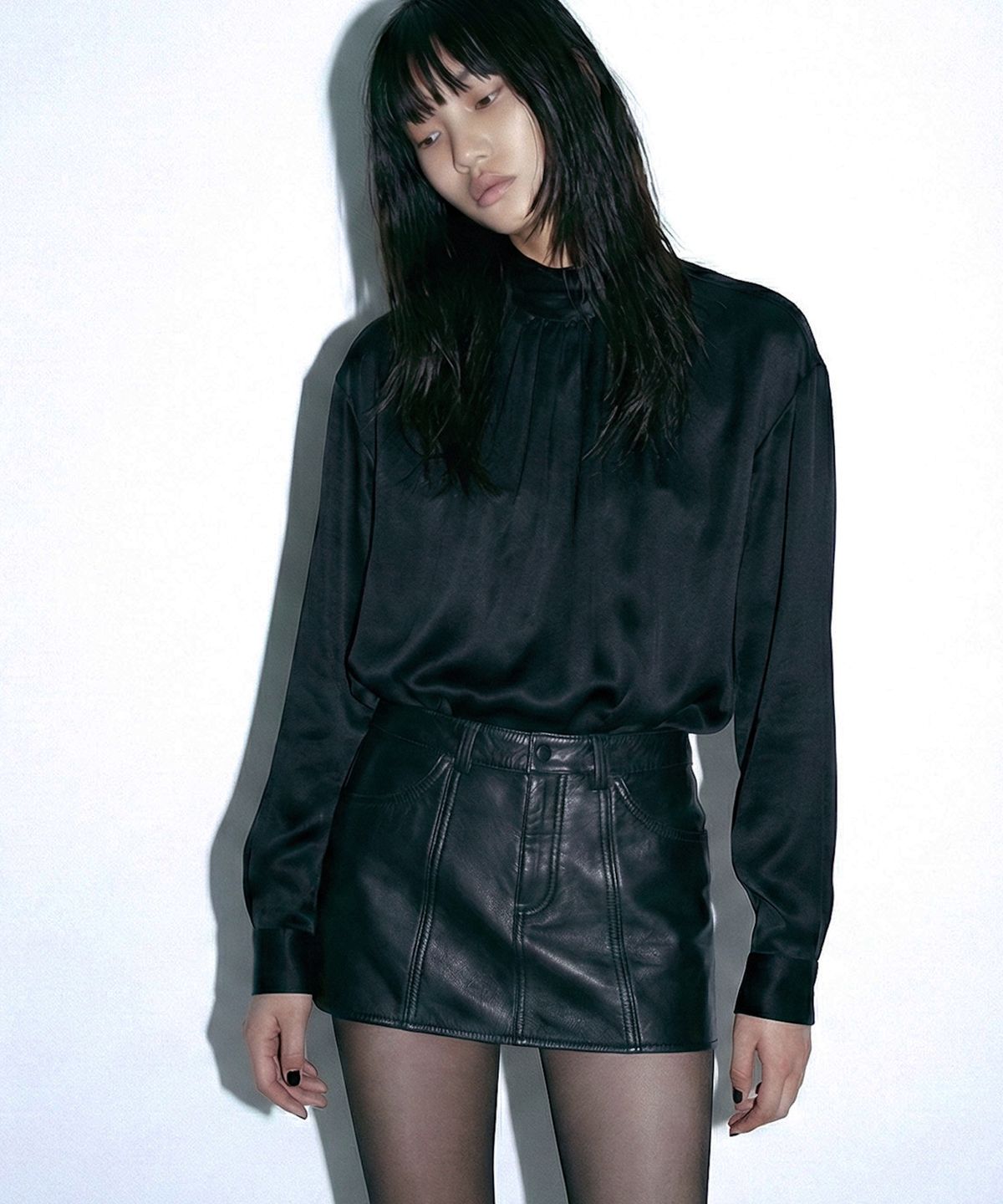 언티지(UNTAGE) 실크 하이넥 블라우스[Black(UNISEX)]_UTS-FS36