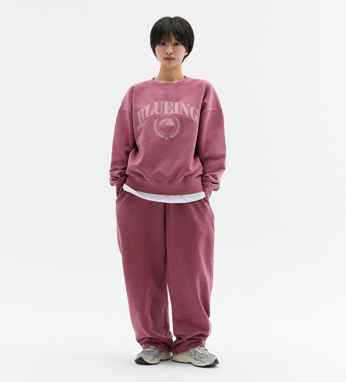블루잉(BLUEING) LAUREL SCOTCH GRAPHIC PIGMENT SWEATSHIRT