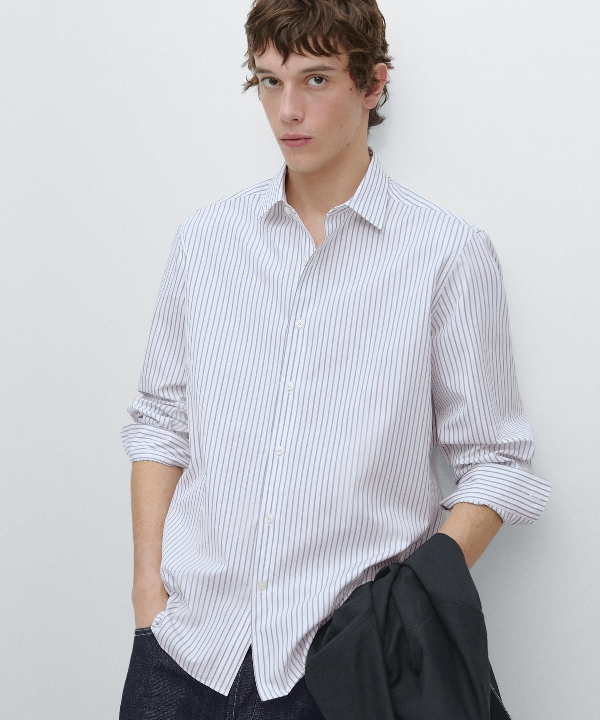 마시모두띠(MASSIMO DUTTI) 레귤러핏 스트라이프 셔츠