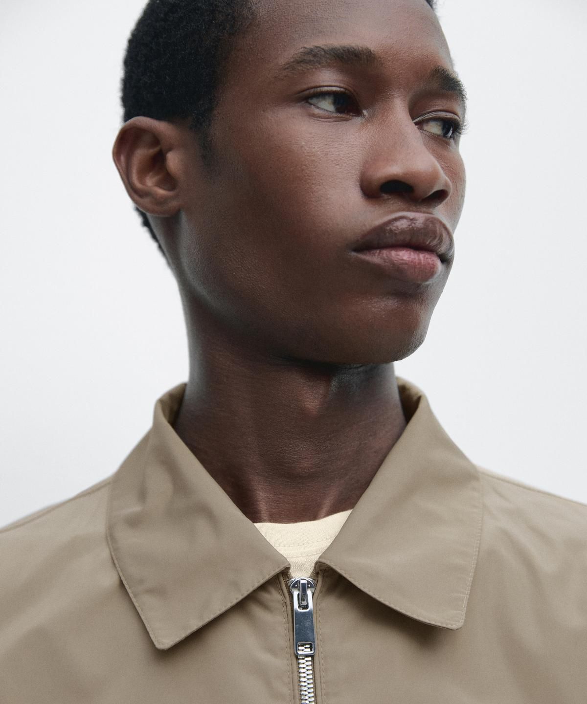 마시모두띠(MASSIMO DUTTI) 테크니컬 쇼트 재킷