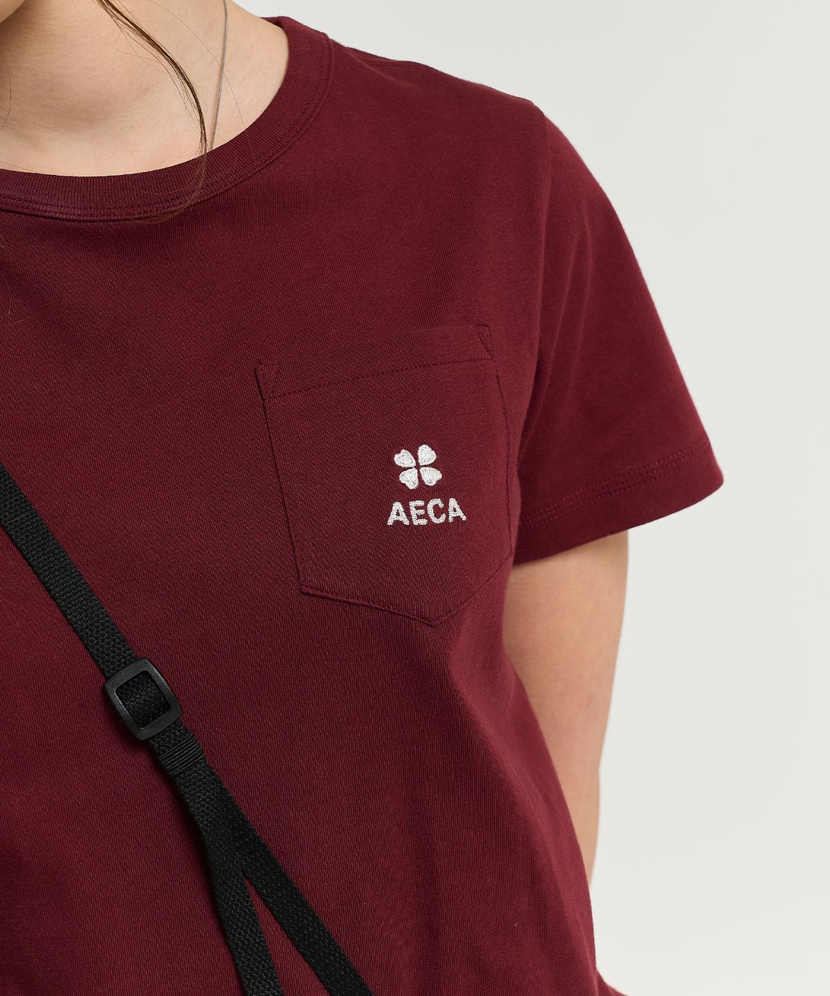 에이카화이트(AECA) (Woman) EVERYDAY AECA CLOVER POCKET TEE-BURGUNDY