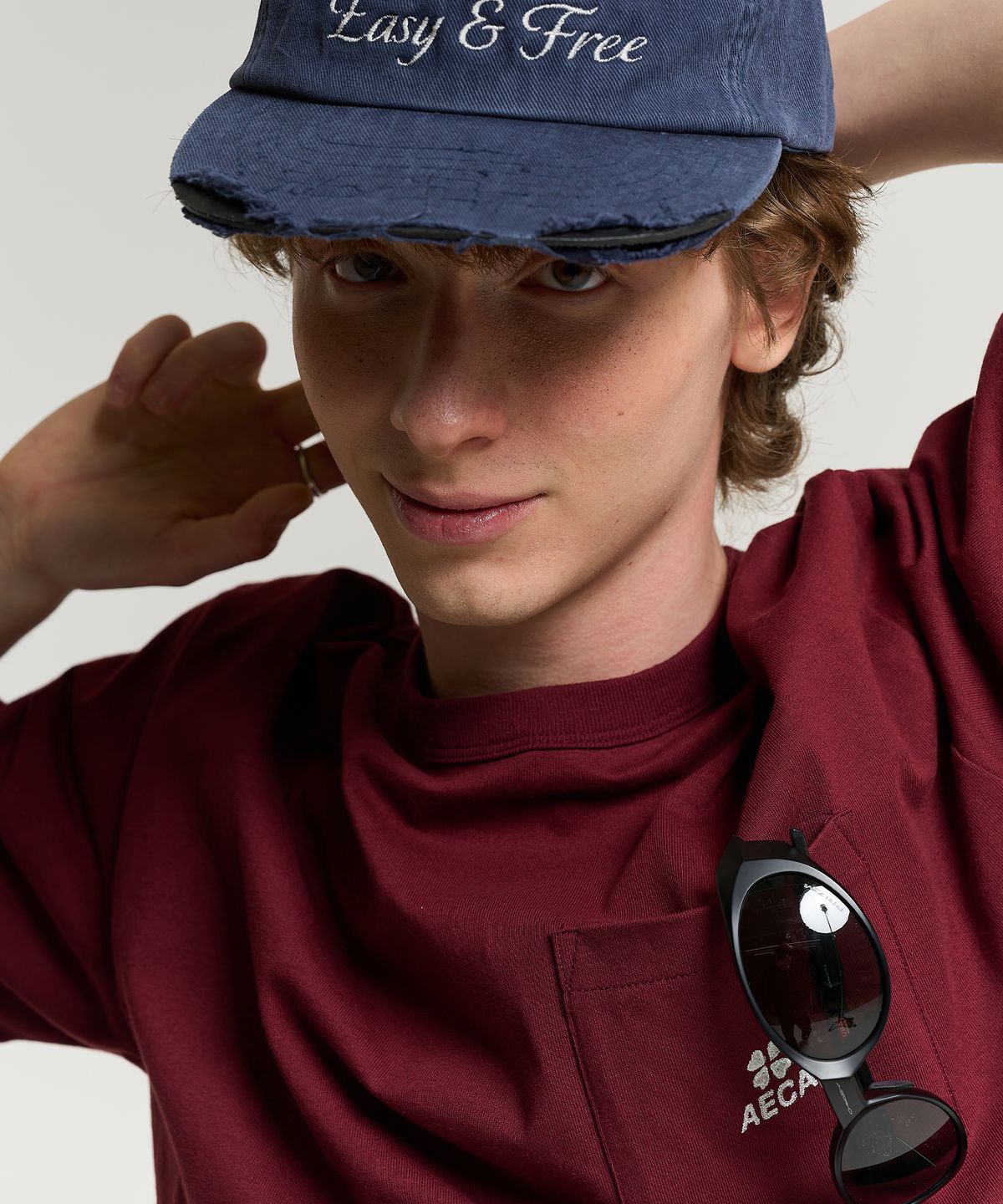 에이카화이트(AECA) EVERYDAY AECA CLOVER POCKET TEE-BURGUNDY