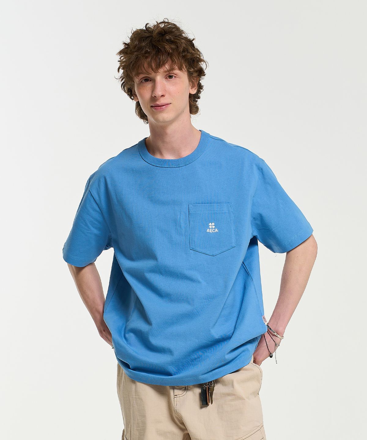 에이카화이트(AECA) EVERYDAY AECA CLOVER POCKET TEE-BLUE