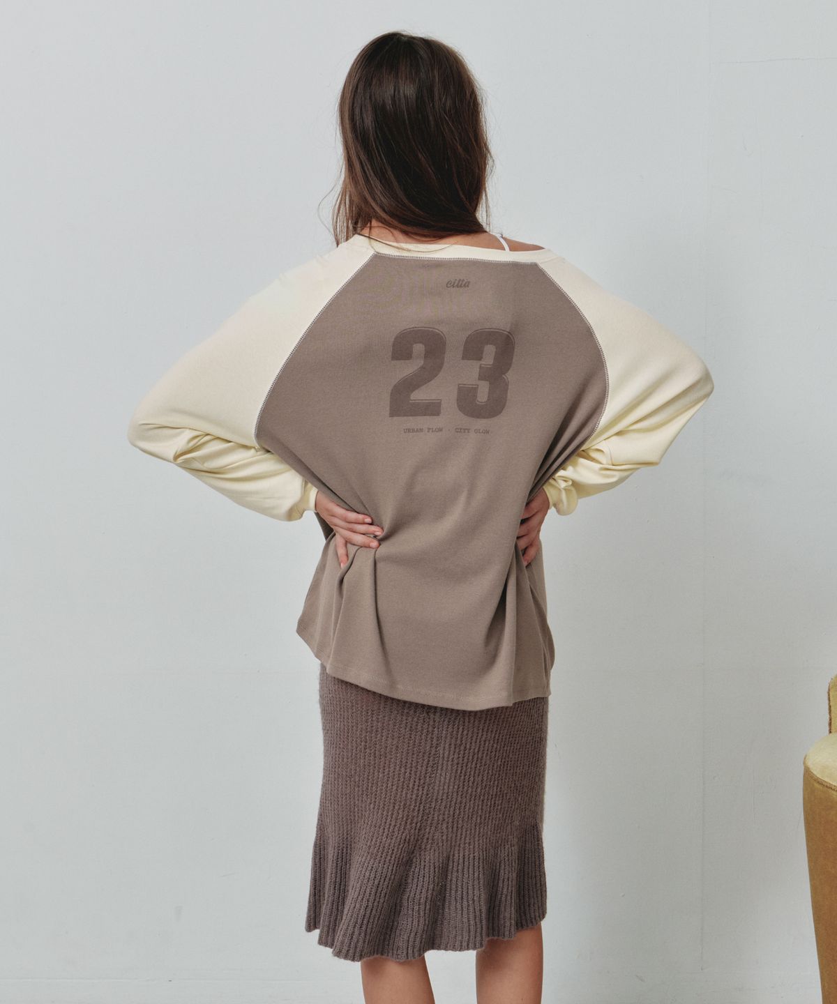 씨타(CITTA) Number 23 Raglan Off-Shoulder T-Shirt_CTT3002(4color)