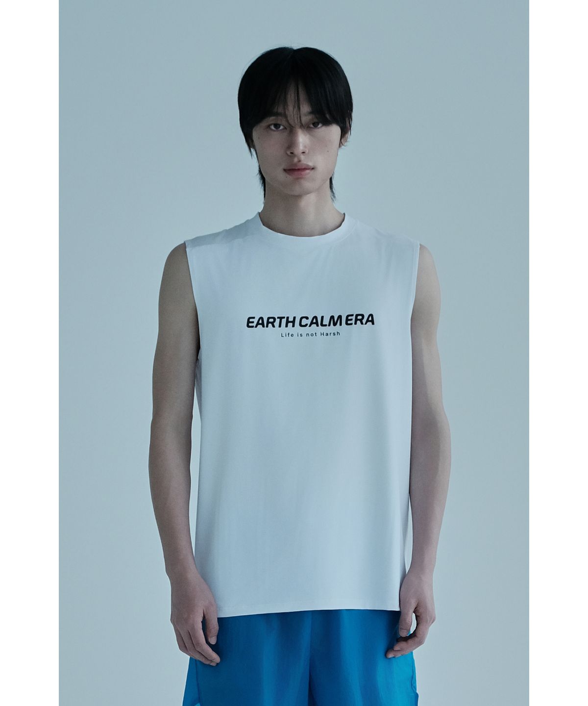 얼스캄에라(EARTH CALM ERA) 벤틸레이션 액티브 슬리브리스_화이트