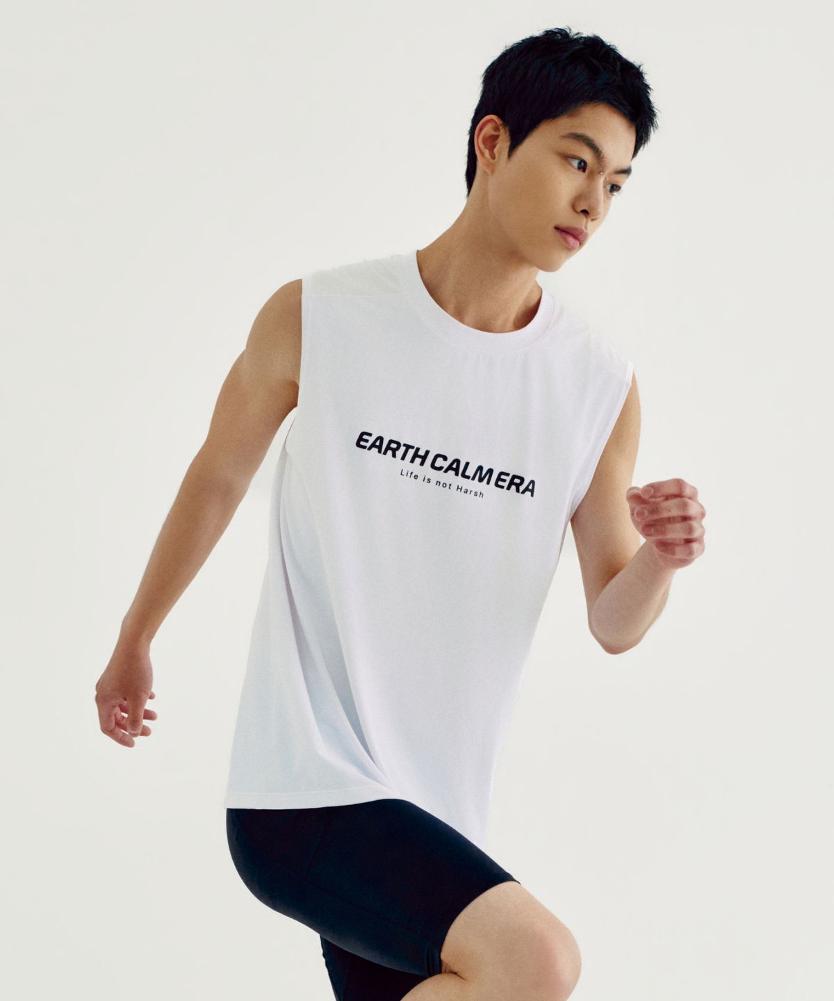 얼스캄에라(EARTH CALM ERA) 벤틸레이션 액티브 슬리브리스_화이트