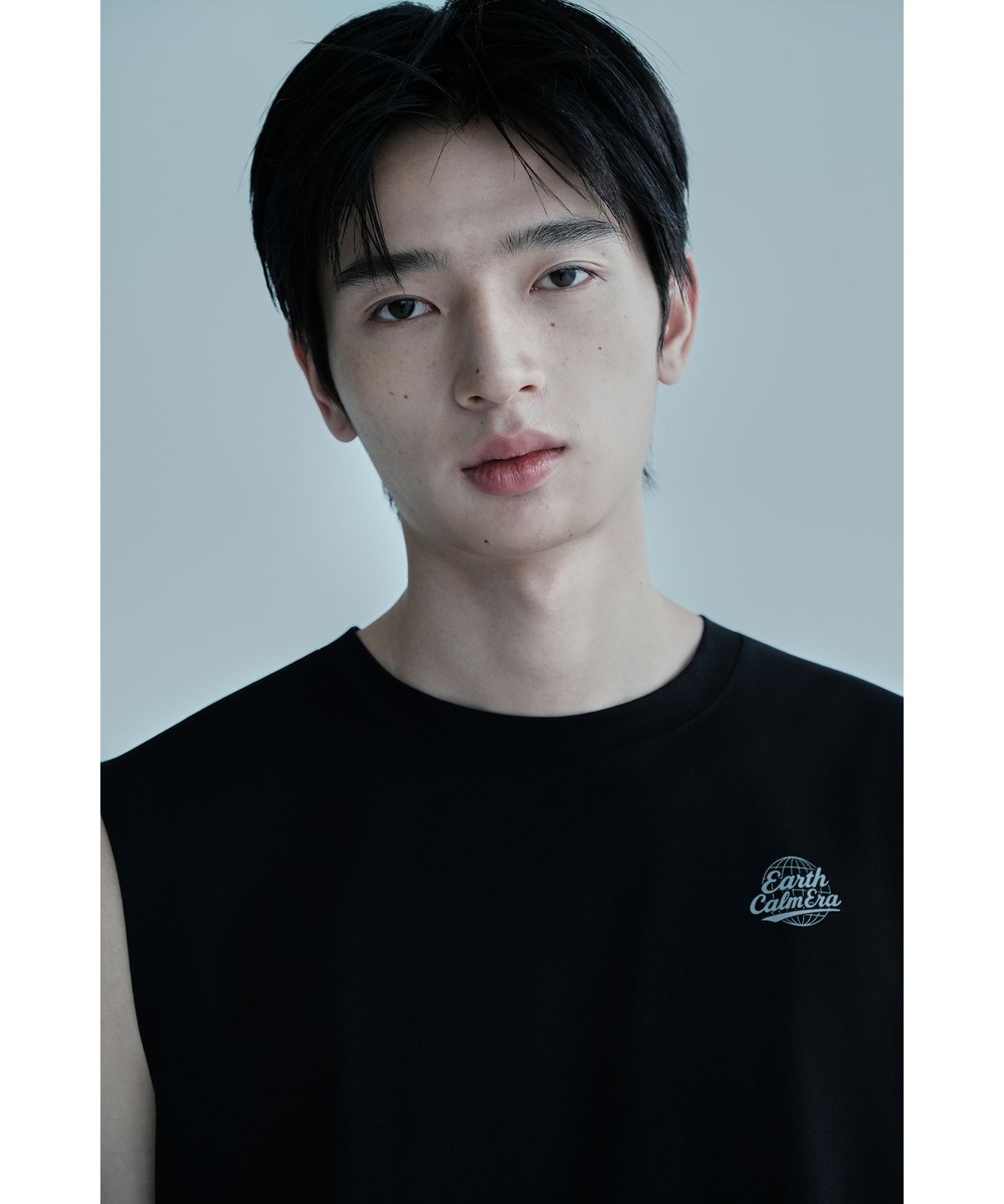 얼스캄에라(EARTH CALM ERA) 소프트 에센셜 슬리브리스_블랙