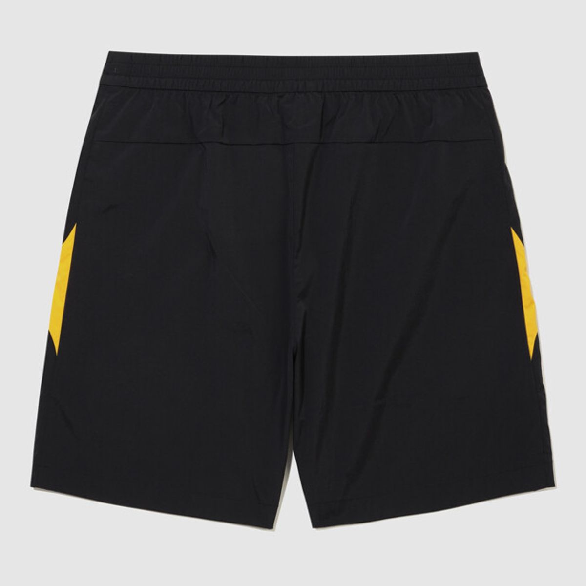 엄브로(UMBRO) PTR 우븐 워밍업 4.5부 반바지 블랙 UR121SHP39