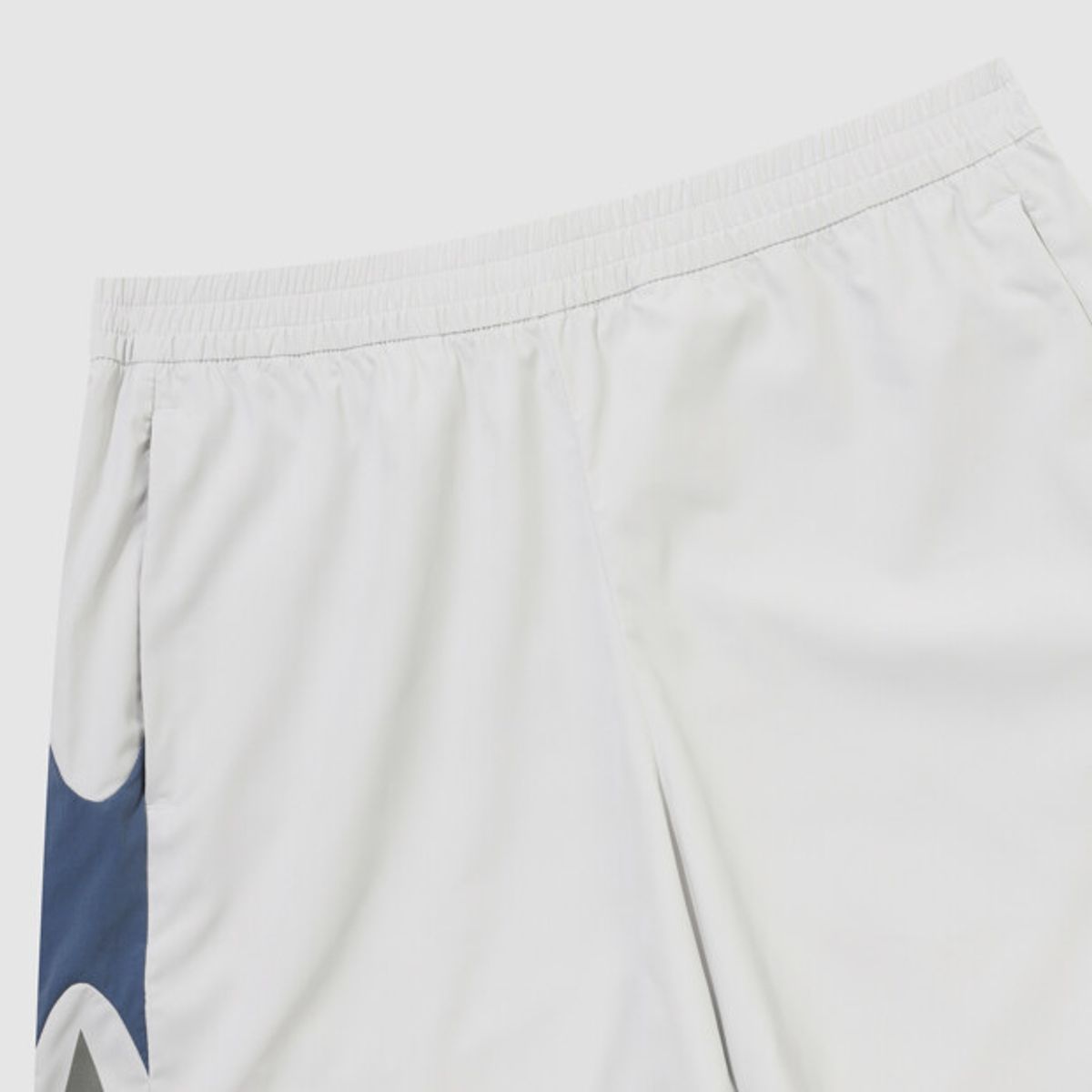 엄브로(UMBRO) PTR 우븐 워밍업 4.5부 반바지 라이트 그레이 UR121SHP39