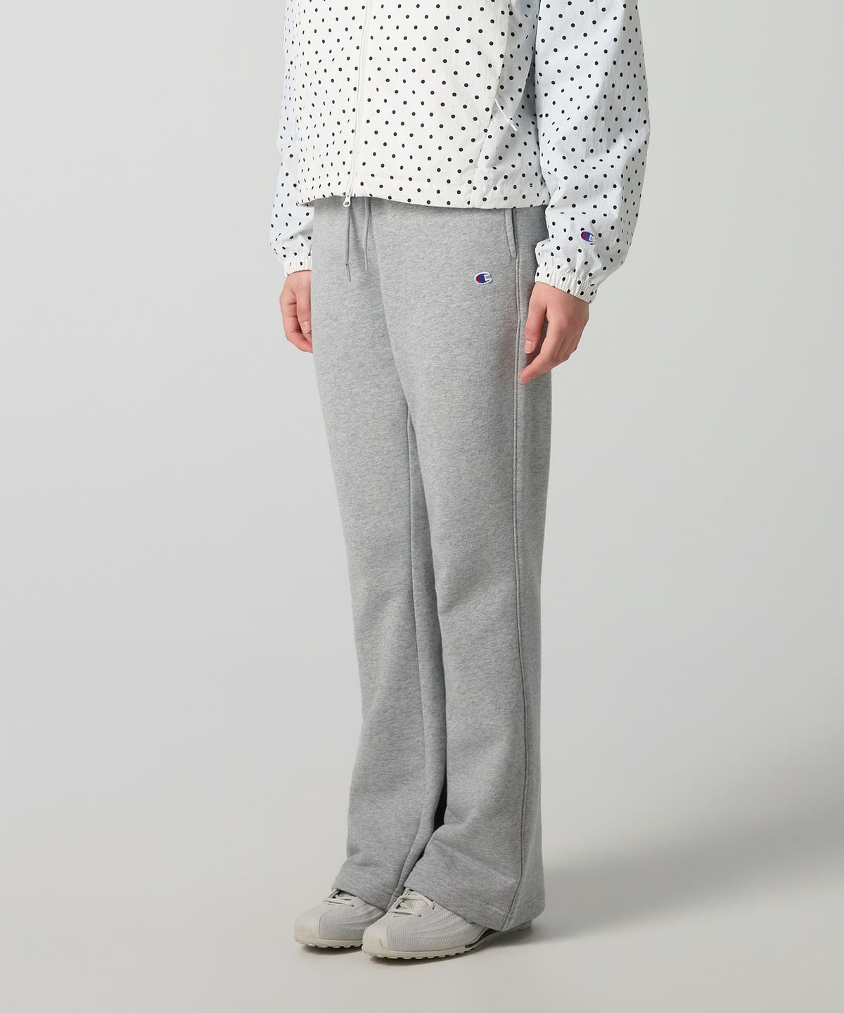 챔피온(CHAMPION) 여성 레귤러핏 부츠컷 스웨트 팬츠 Grey