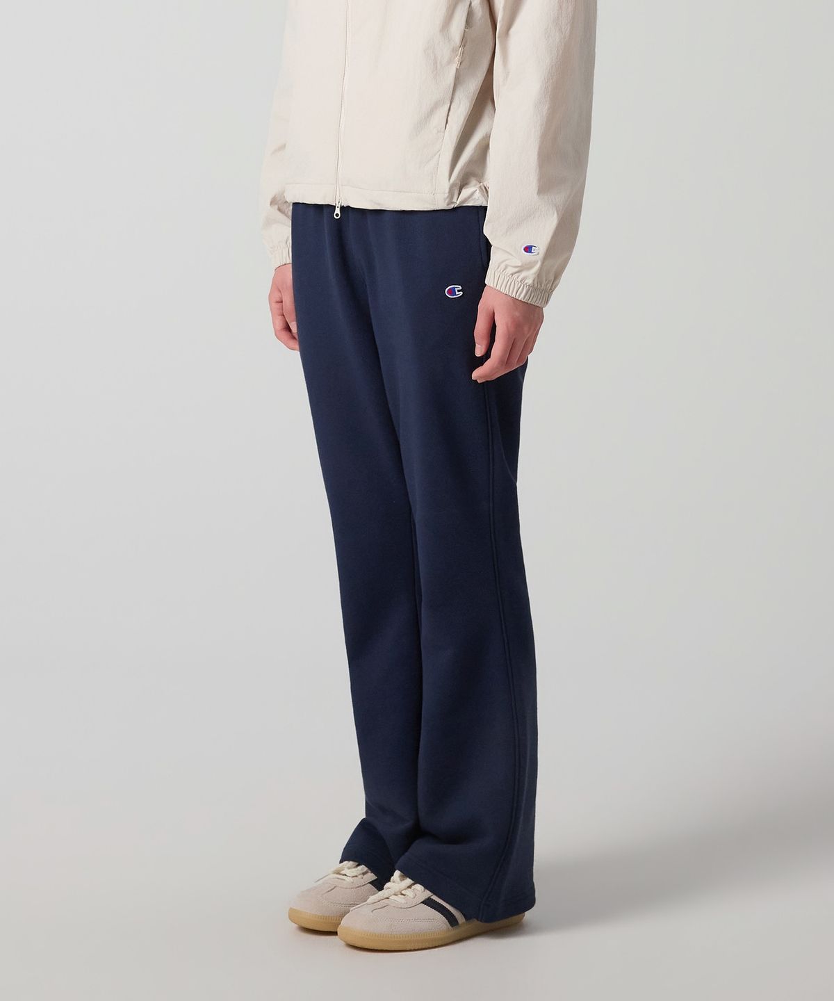 챔피온(CHAMPION) 여성 레귤러핏 부츠컷 스웨트 팬츠 Navy