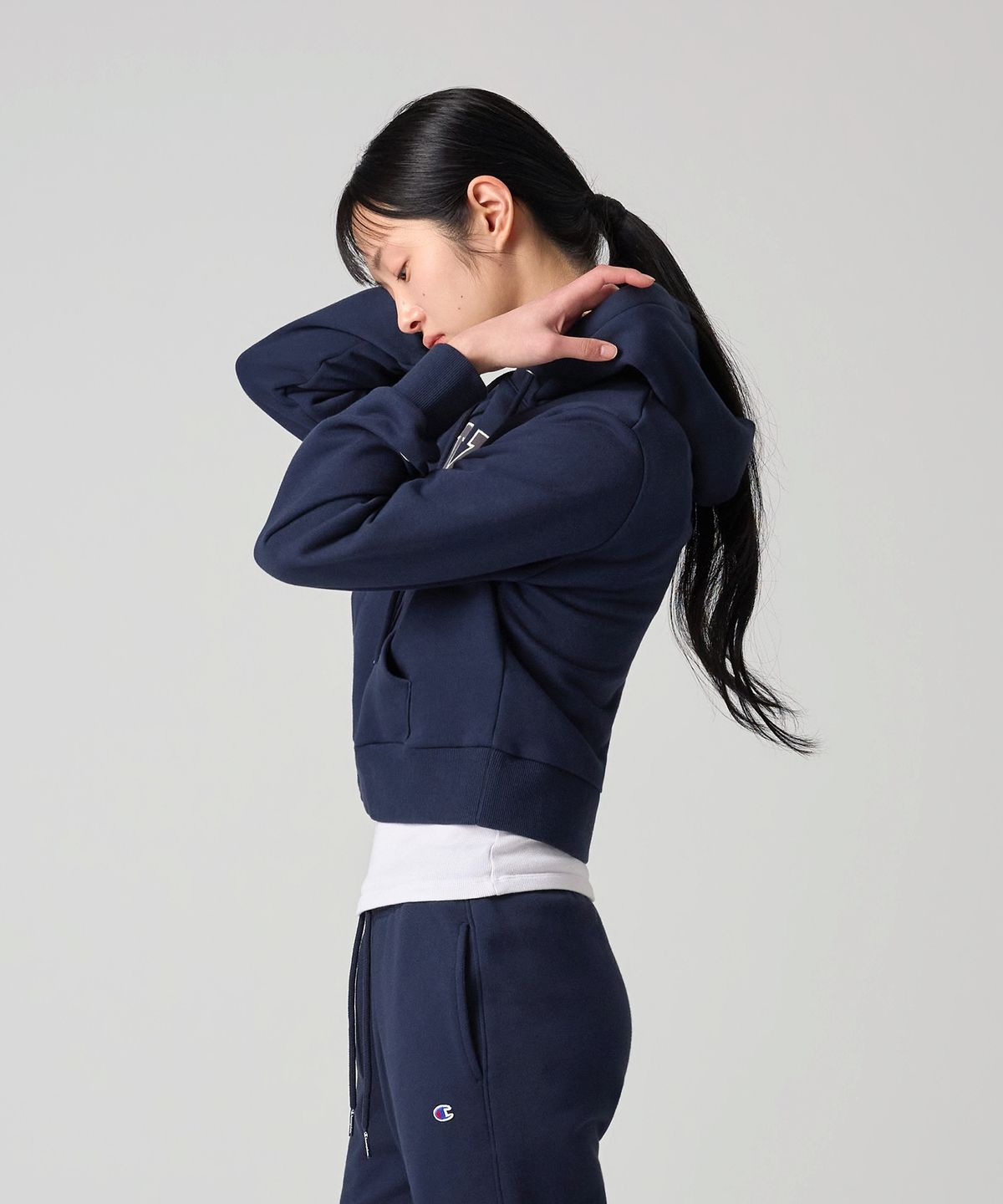 챔피온(CHAMPION) 여성 NYC 크롭 후드 티셔츠 Navy