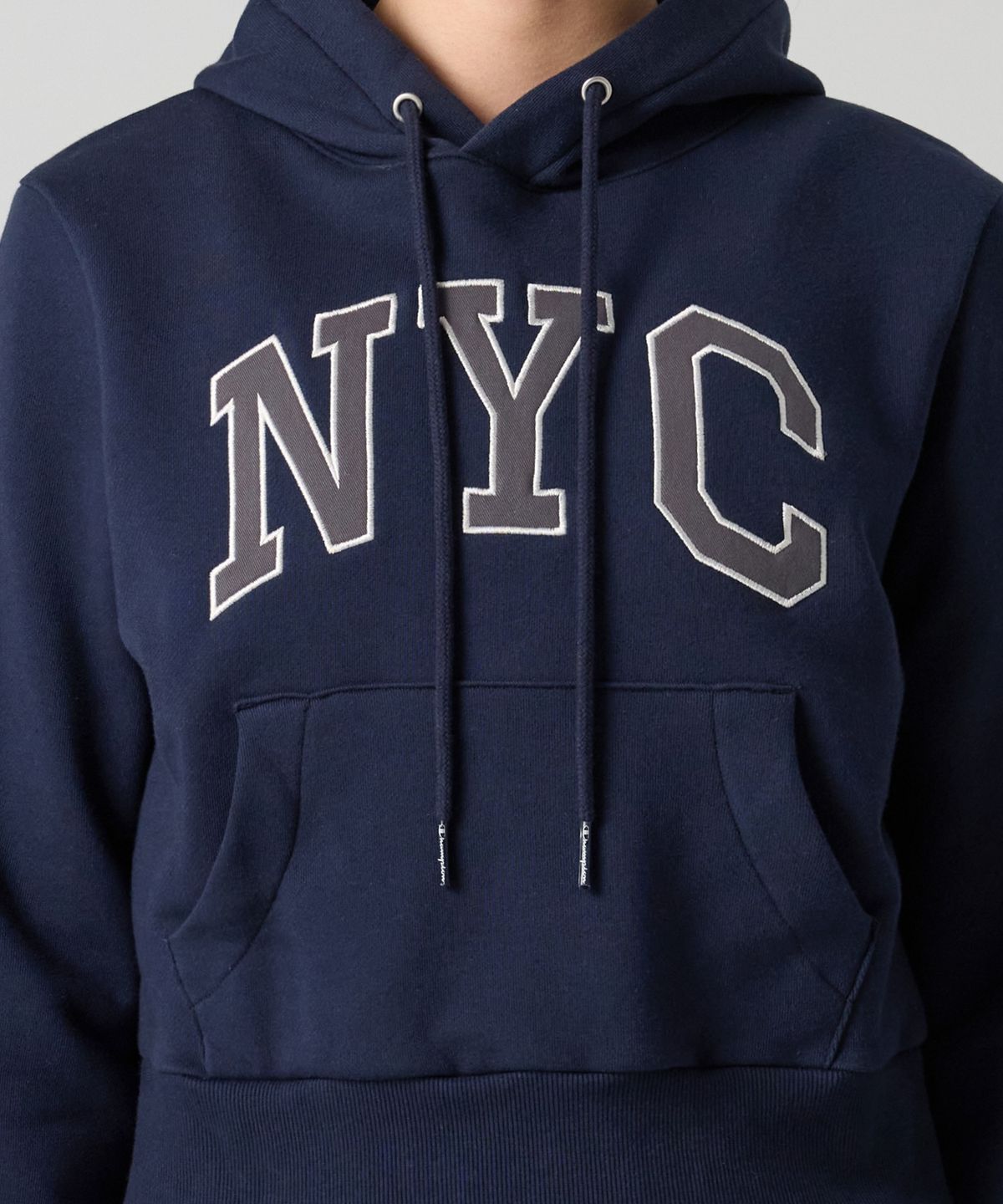 챔피온(CHAMPION) 여성 NYC 크롭 후드 티셔츠 Navy