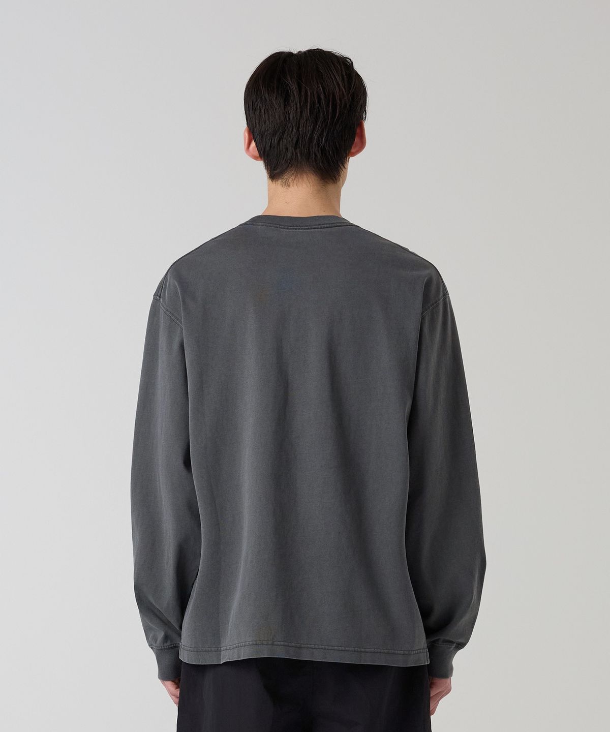챔피온(CHAMPION) 아치 로고 루즈핏 가먼트다잉 롱슬리브 티셔츠 Charcoal