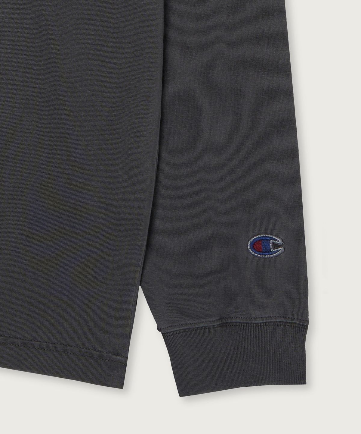 챔피온(CHAMPION) 아치 로고 루즈핏 가먼트다잉 롱슬리브 티셔츠 Charcoal