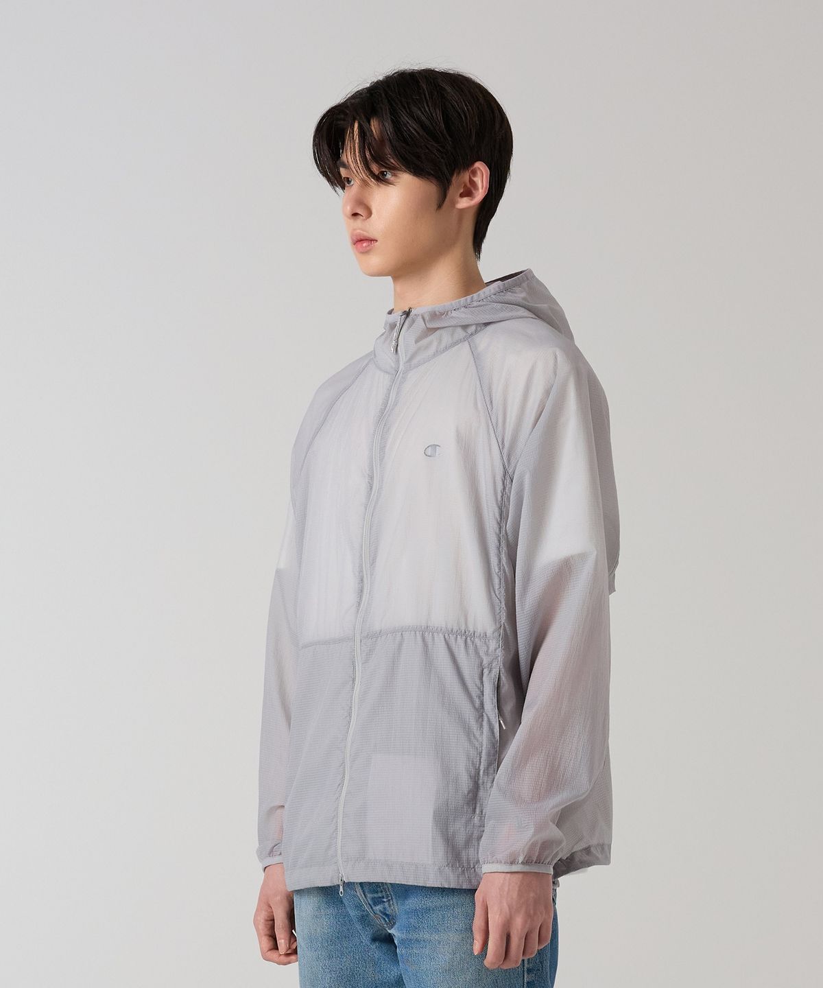 챔피온(CHAMPION) 라이트웨이트 나일론 윈드브레이커 Light Grey