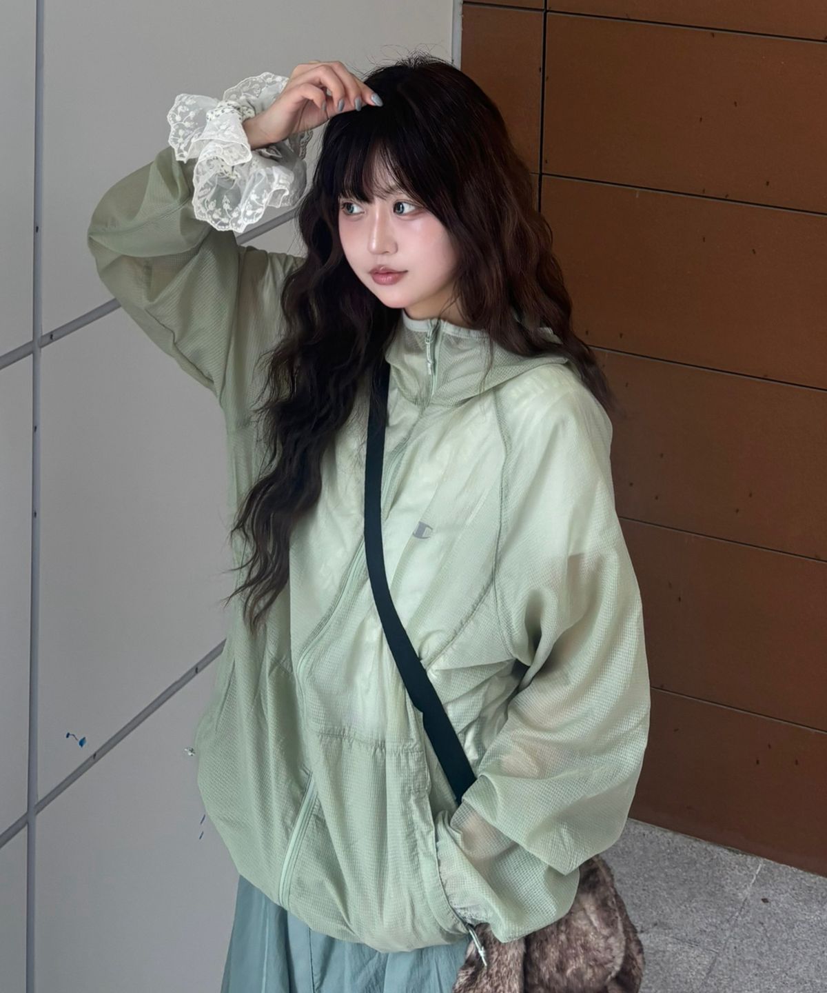챔피온(CHAMPION) 라이트웨이트 나일론 윈드브레이커 Lime Green