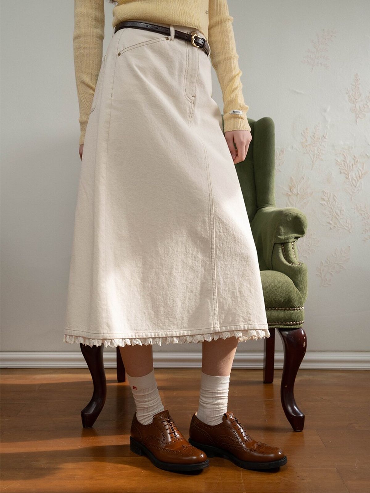 뮈뮈에르(MUEMUER) M Embroidered Lace Long Socks MU2633AC203M