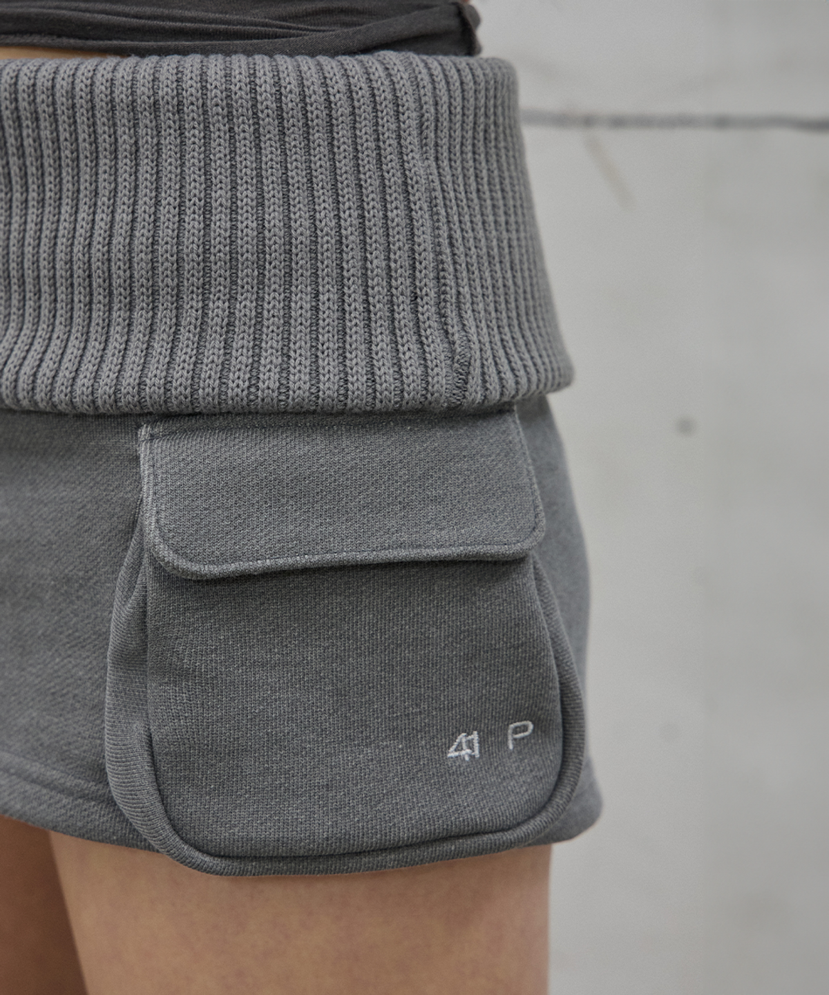 사일프레이(41PRAY) Folded Knit Skirt Shorts / Charcoal