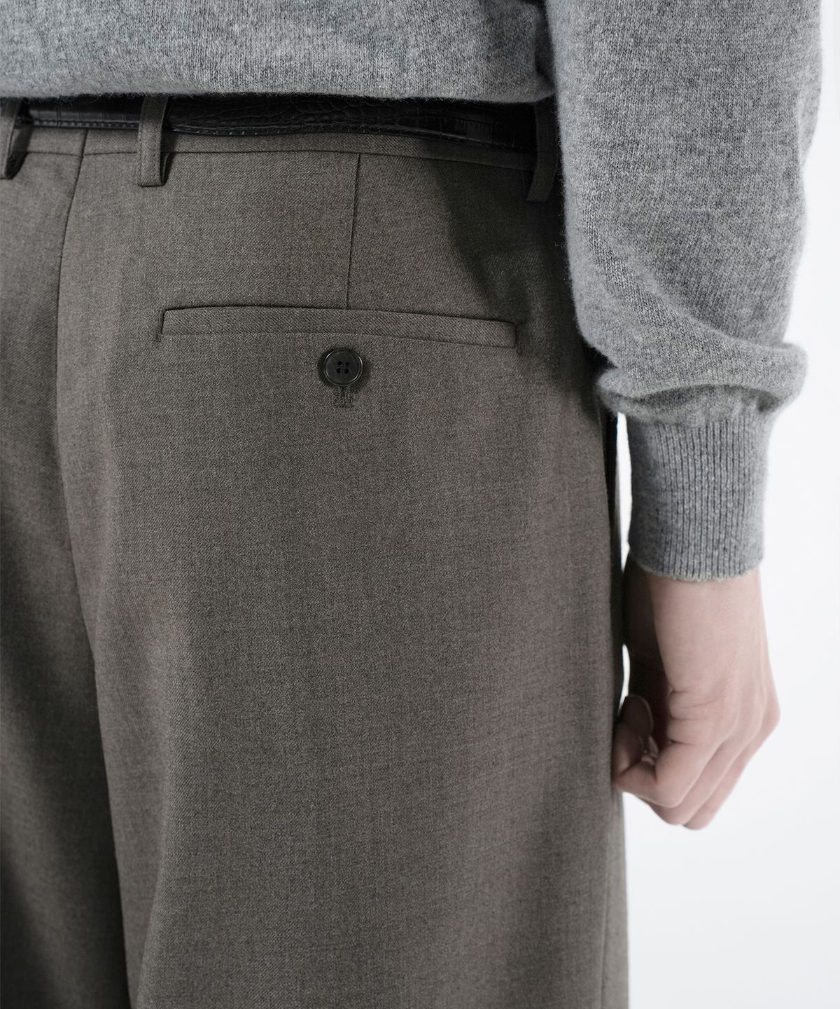 브랜디드(BRANDED) WOOL ONE TUCK WIDE SLACKS [CHARCOAL BROWN]